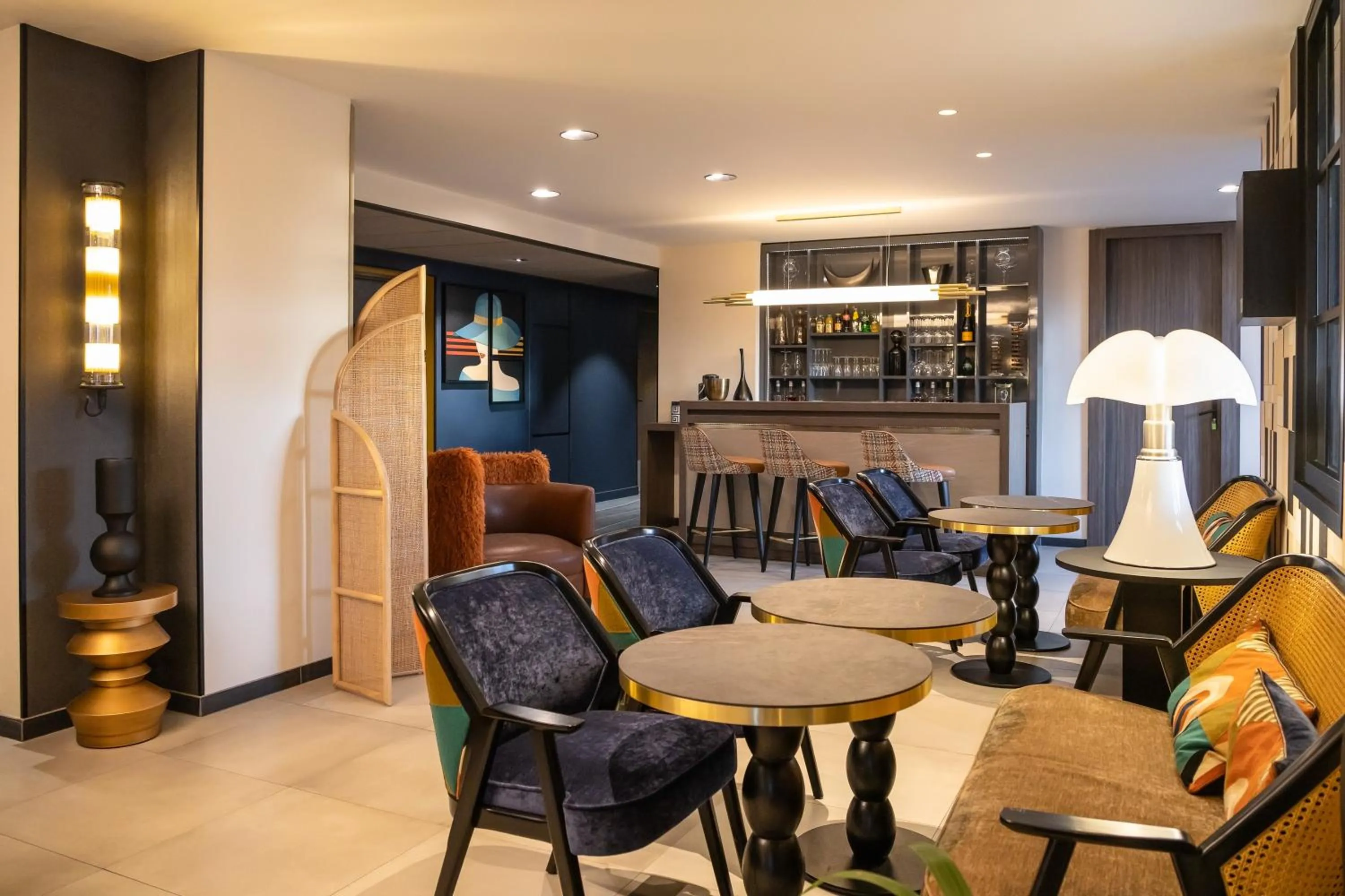 Lounge or bar in ibis Styles Saint-Quentin