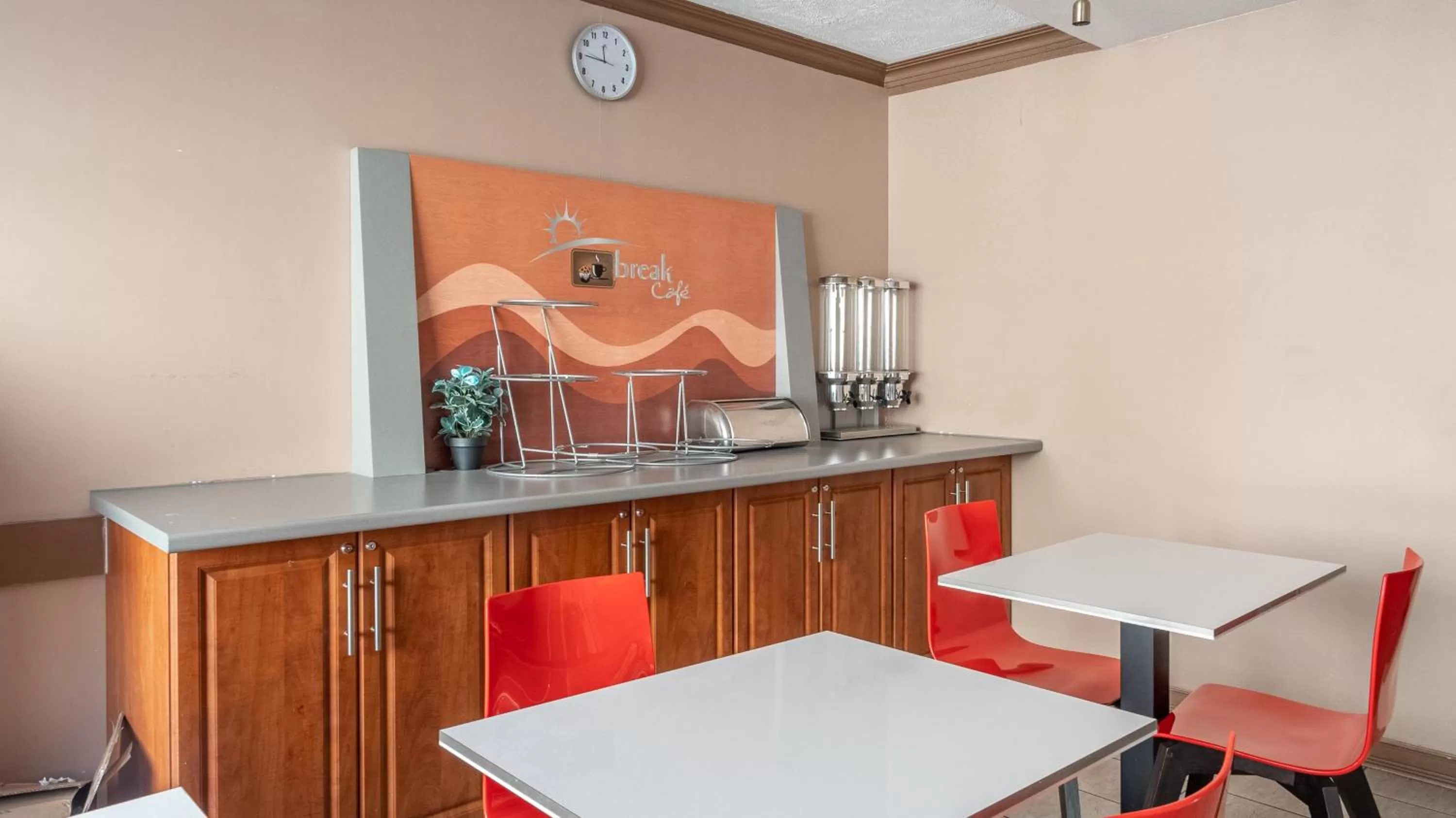 Breakfast in Knights Inn North Bay