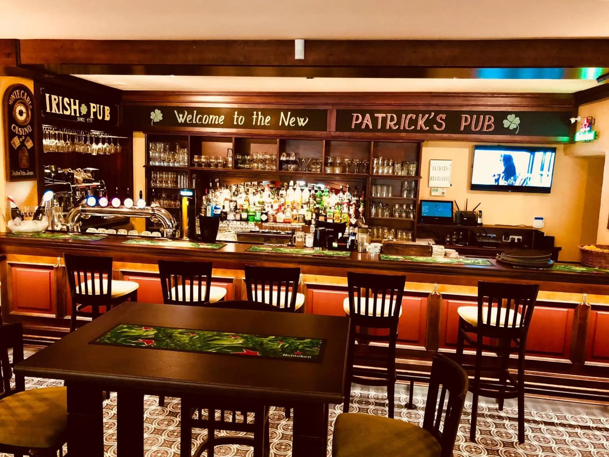 Restaurant/places to eat in Patrick's Pub