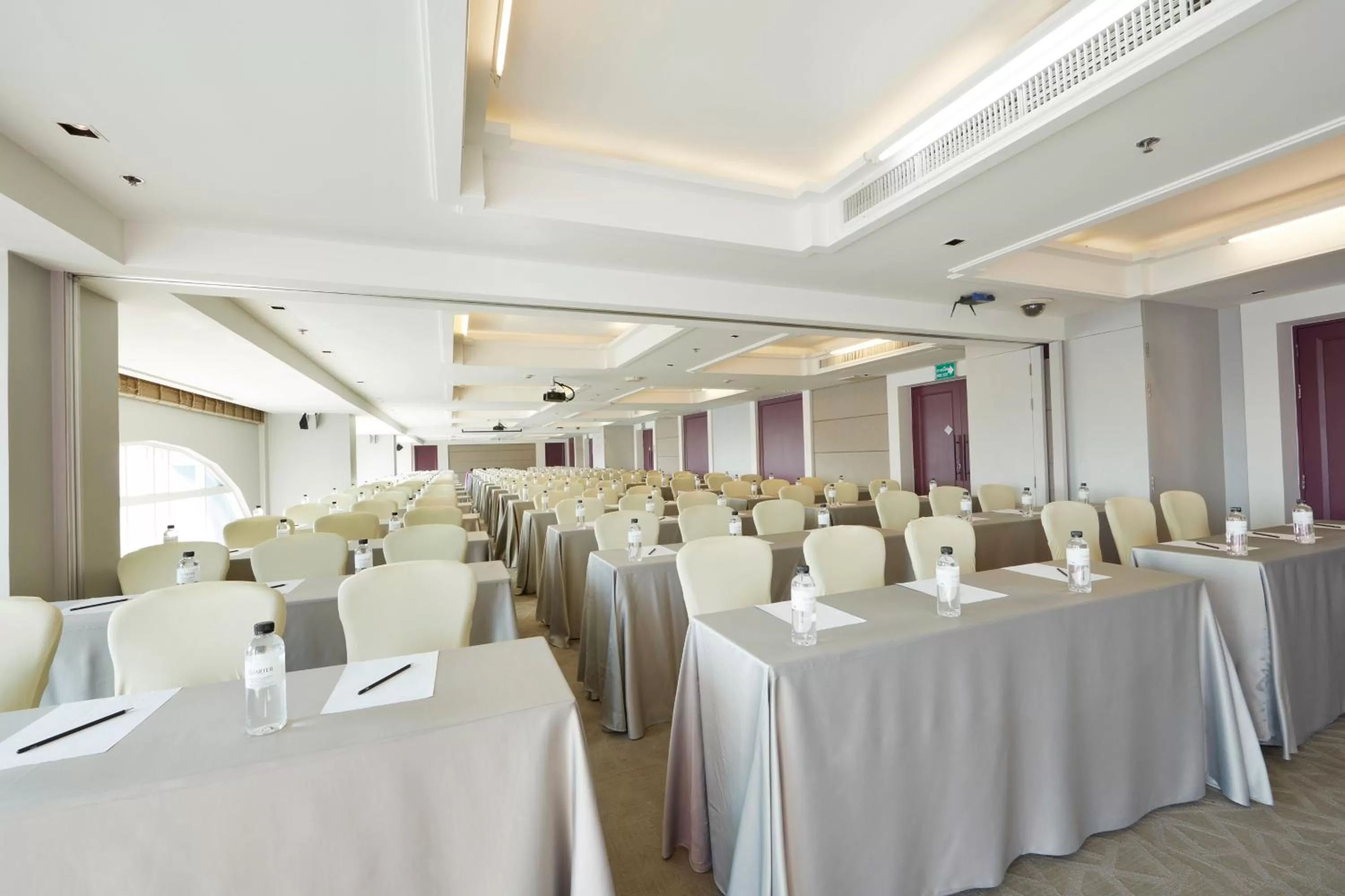 The Quarter Hualamphong by UHG