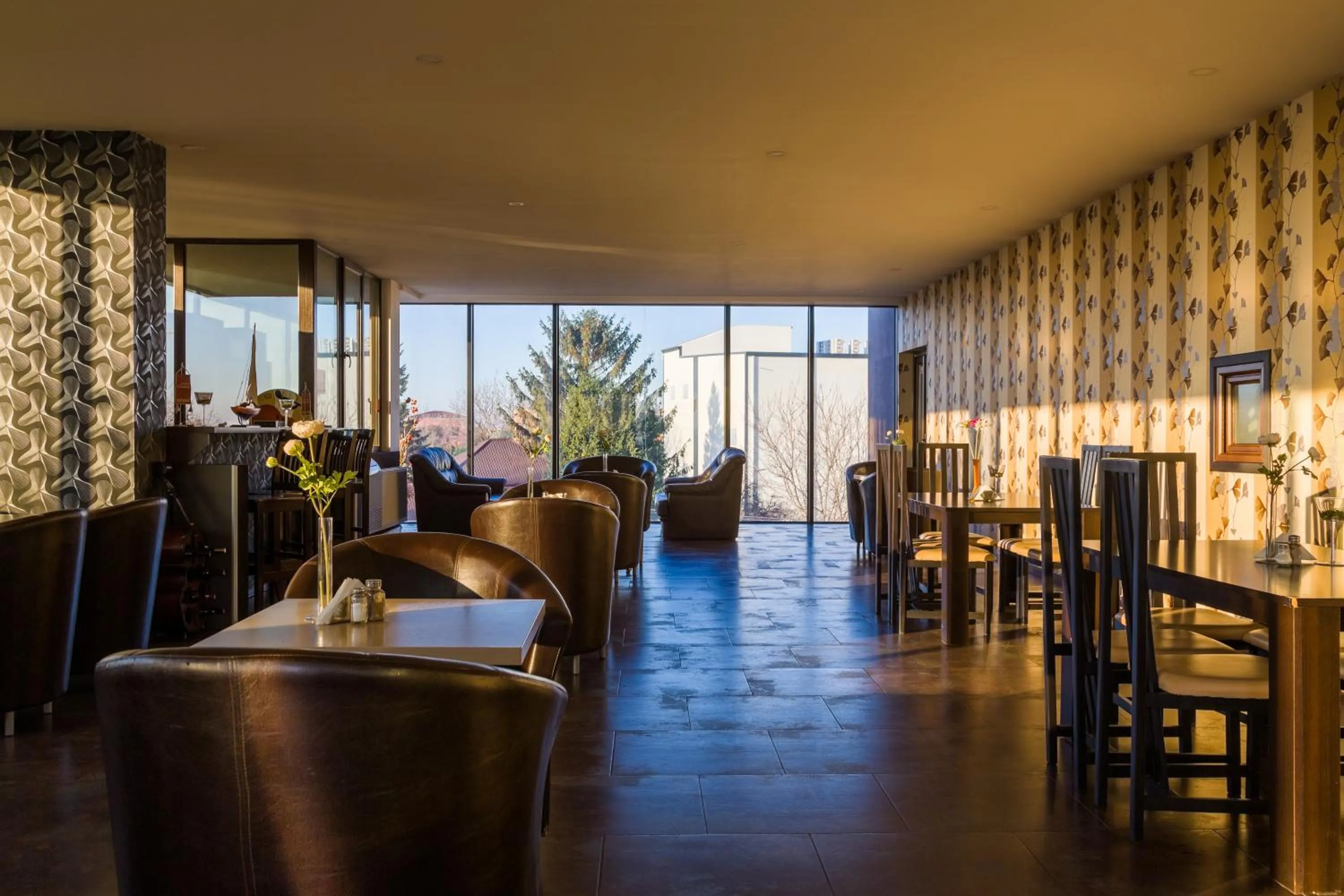 Restaurant/places to eat in Hotel Charter Otopeni