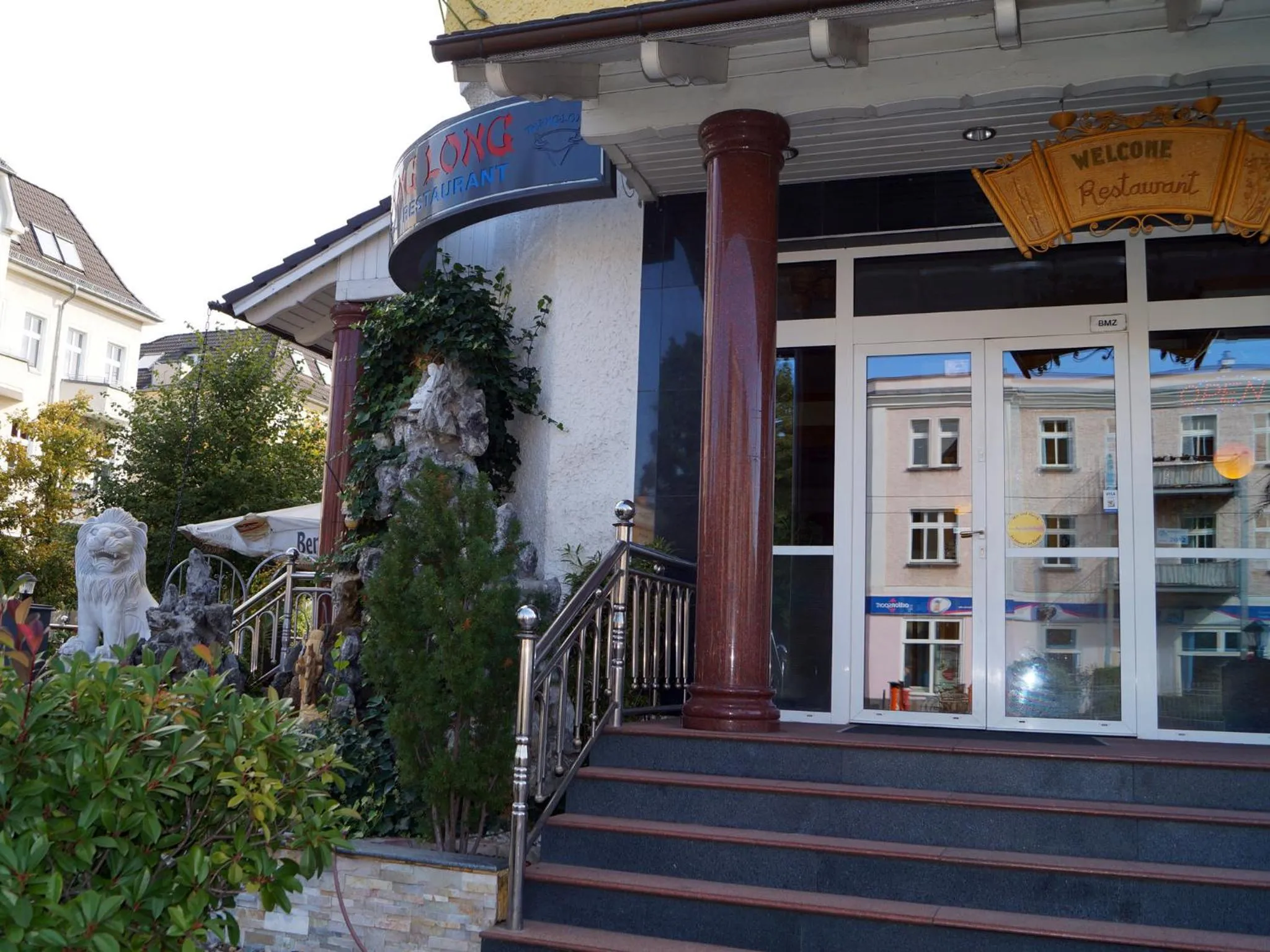 Facade/entrance in Hotel Karlshorst