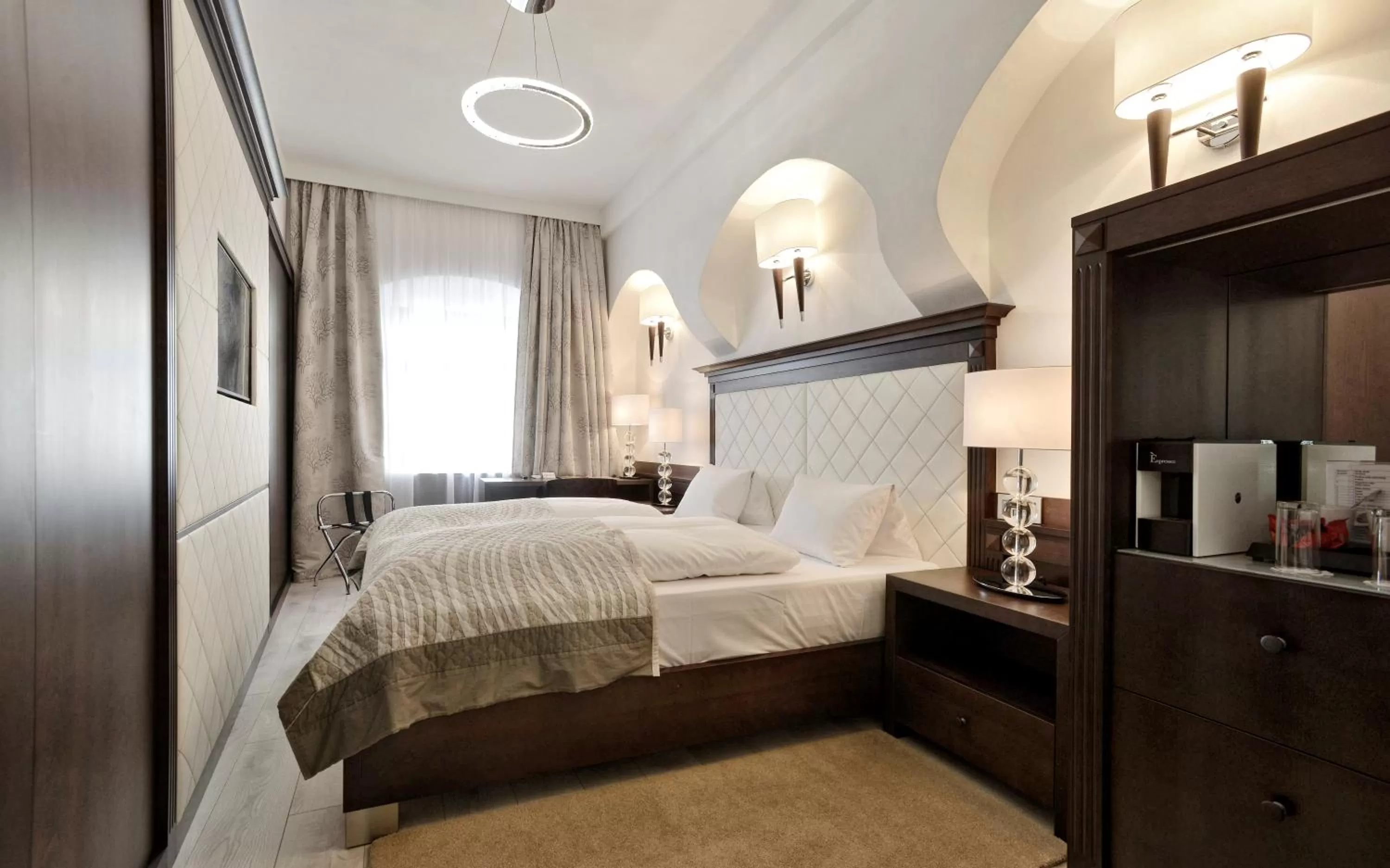 Bedroom, Bed in Hotel Grand