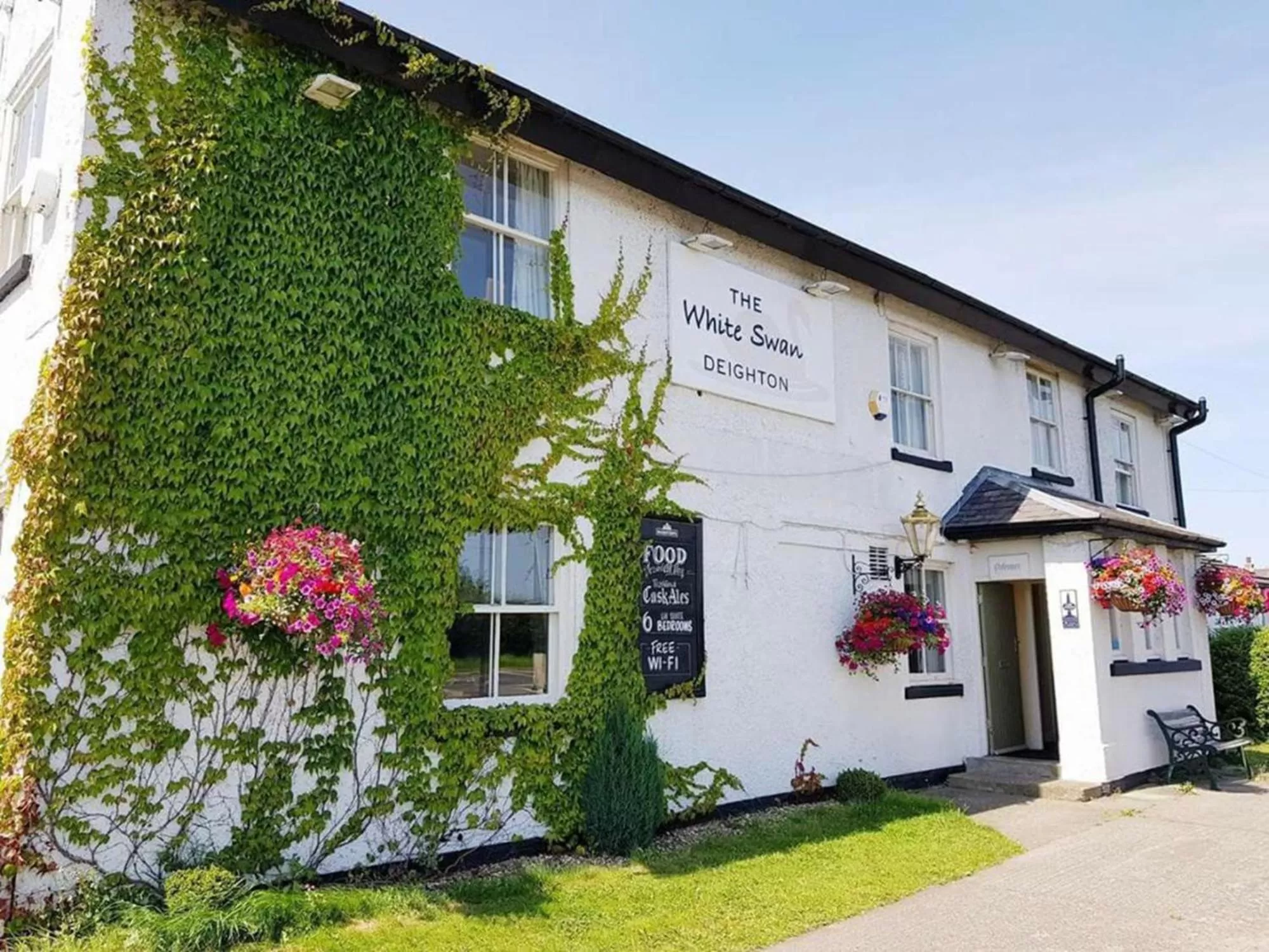 Property Building in The White Swan Deighton