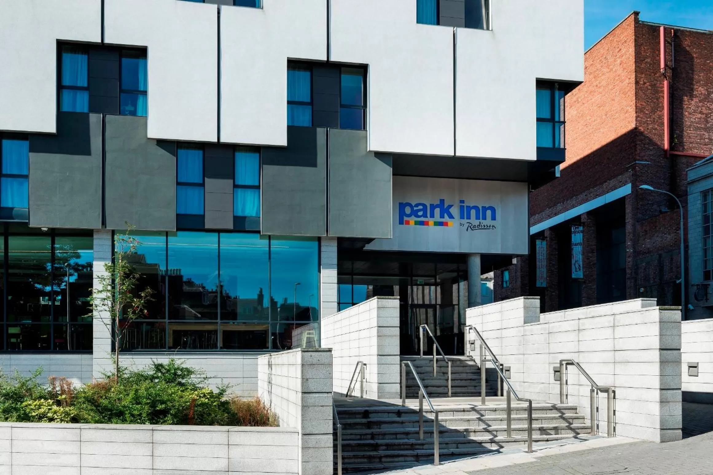 Facade/entrance in Park Inn by Radisson Aberdeen