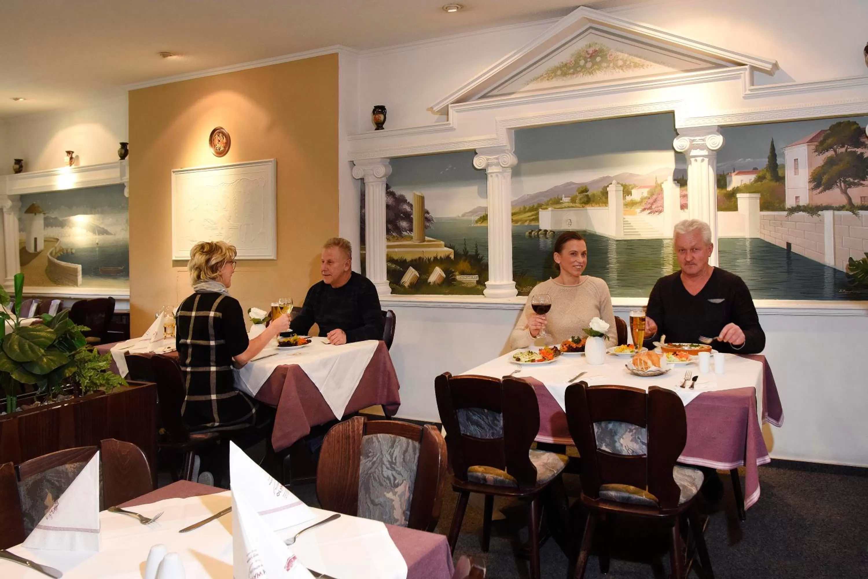 Restaurant/places to eat in LAT Hotel & Apartmenthaus Berlin