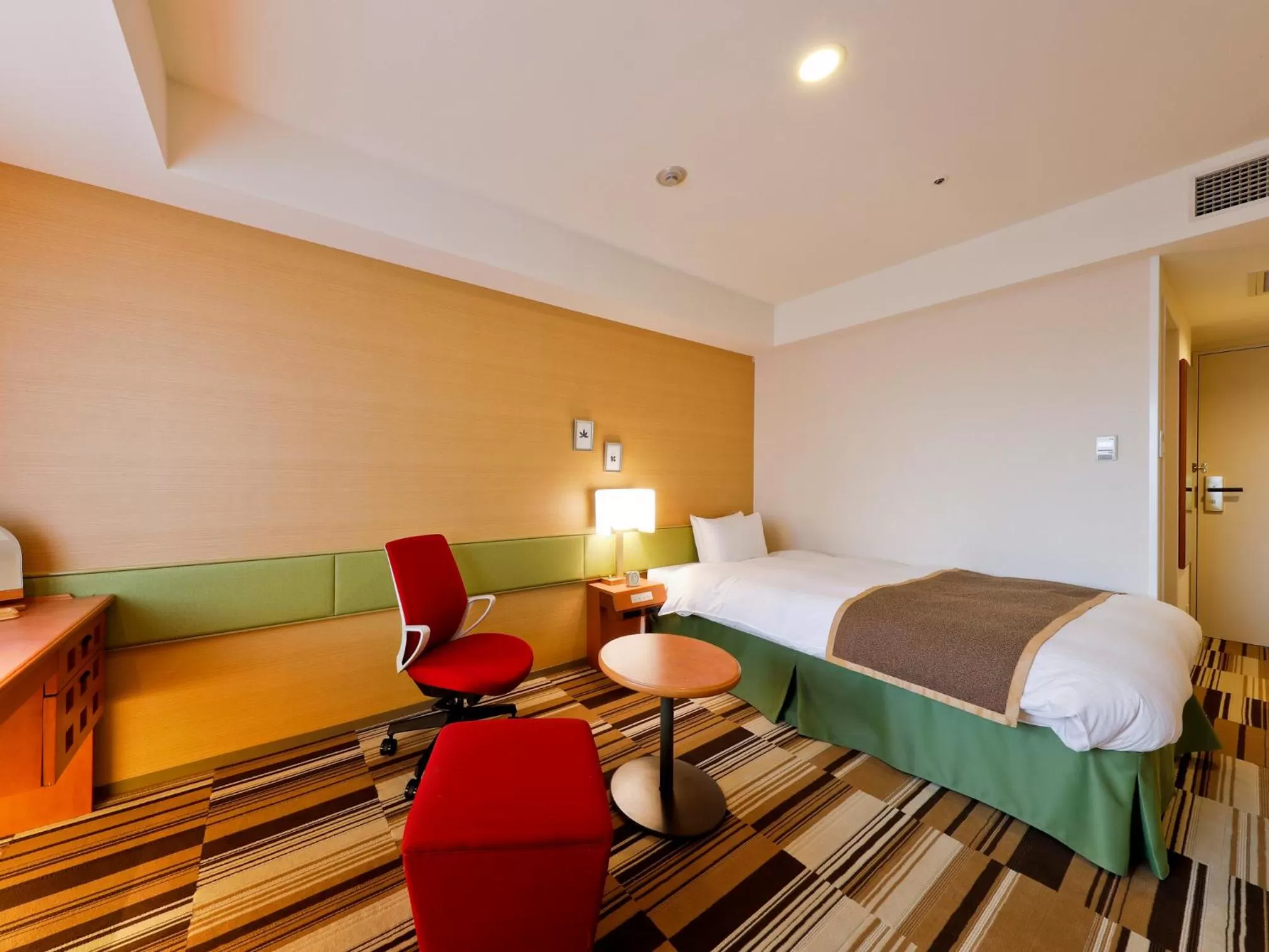 Photo of the whole room, Bed in Hotel the Lutheran