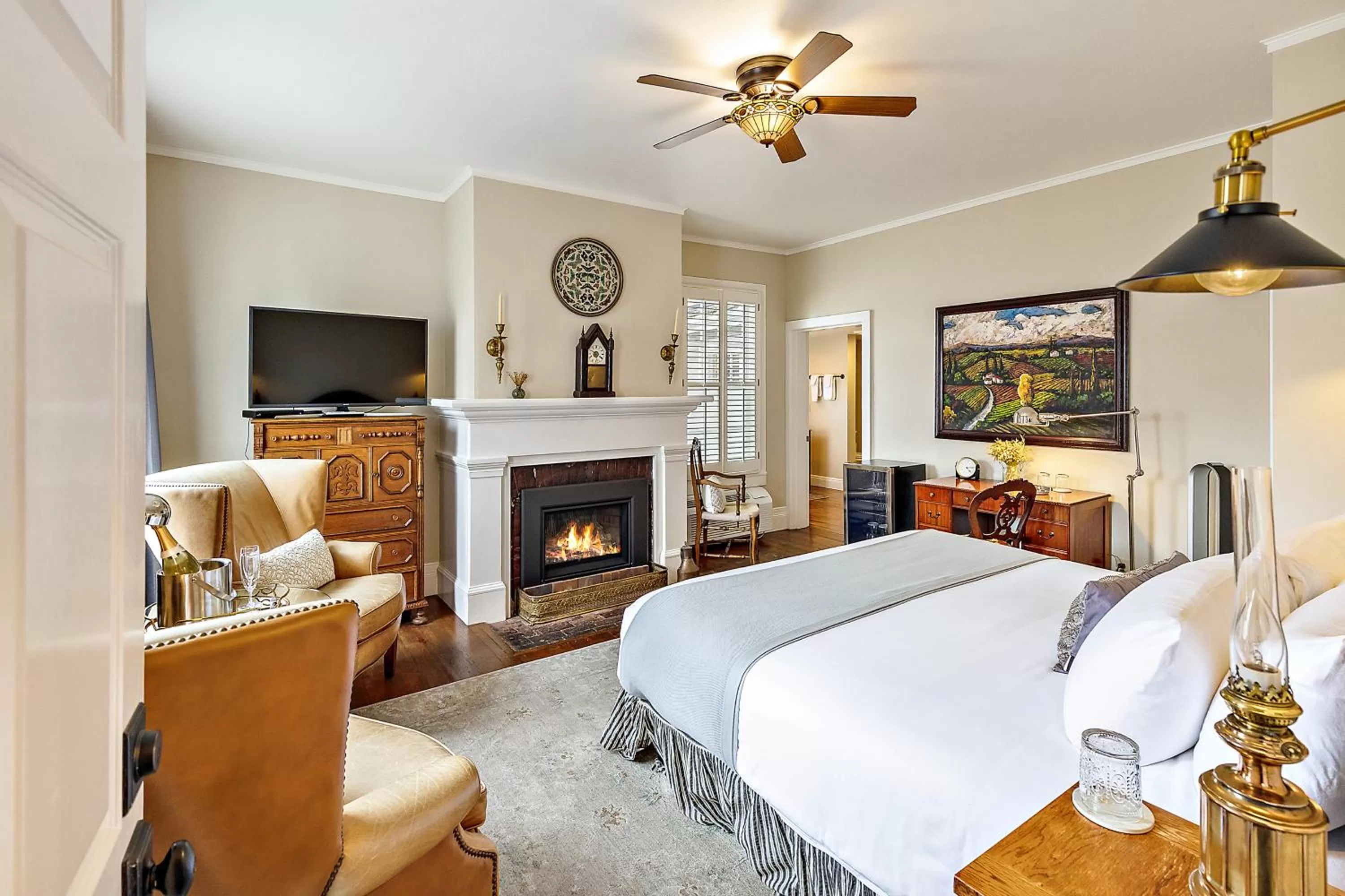 Bedroom, Bed in McCully House Inn
