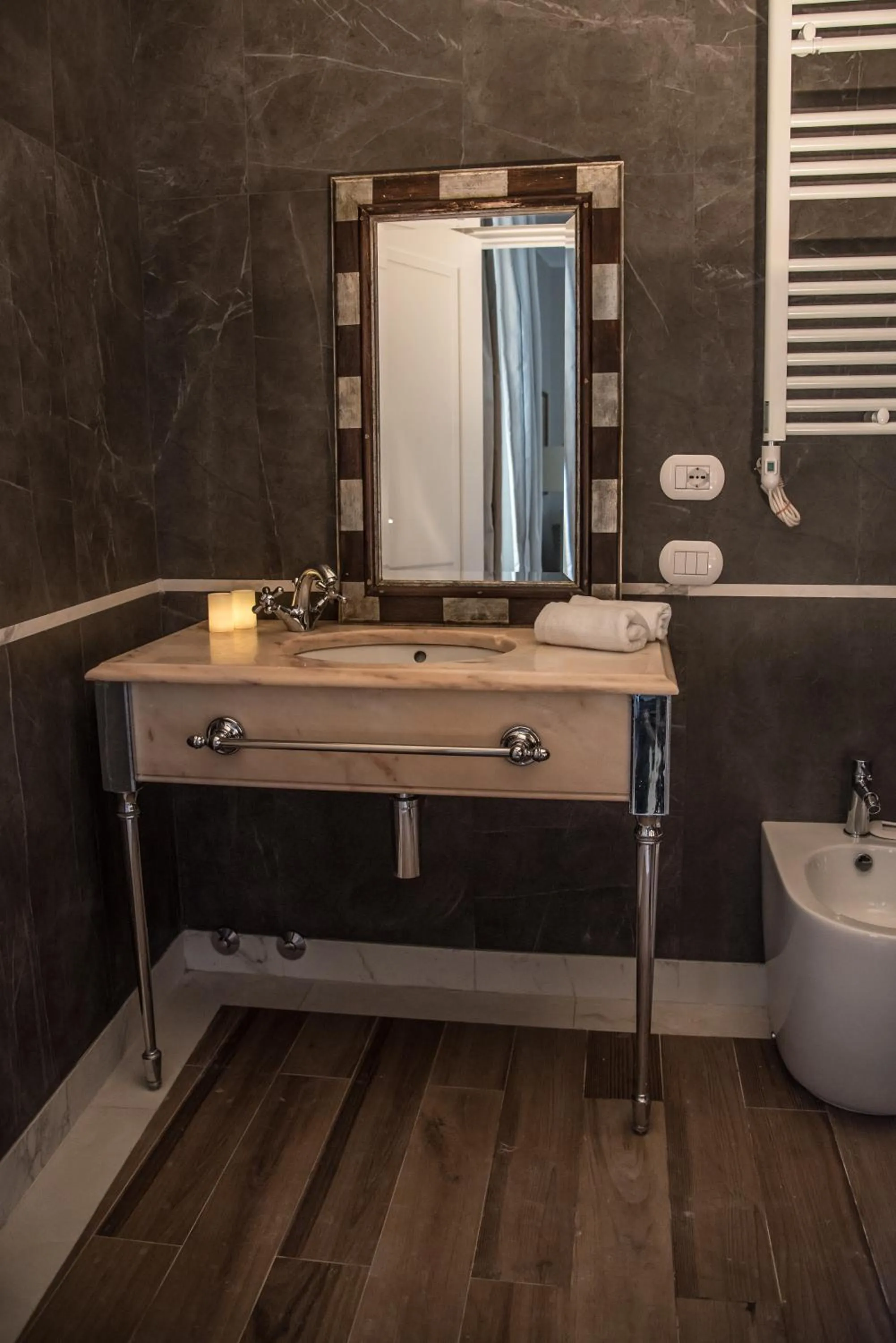 Shower in Hotel Monte Cenci