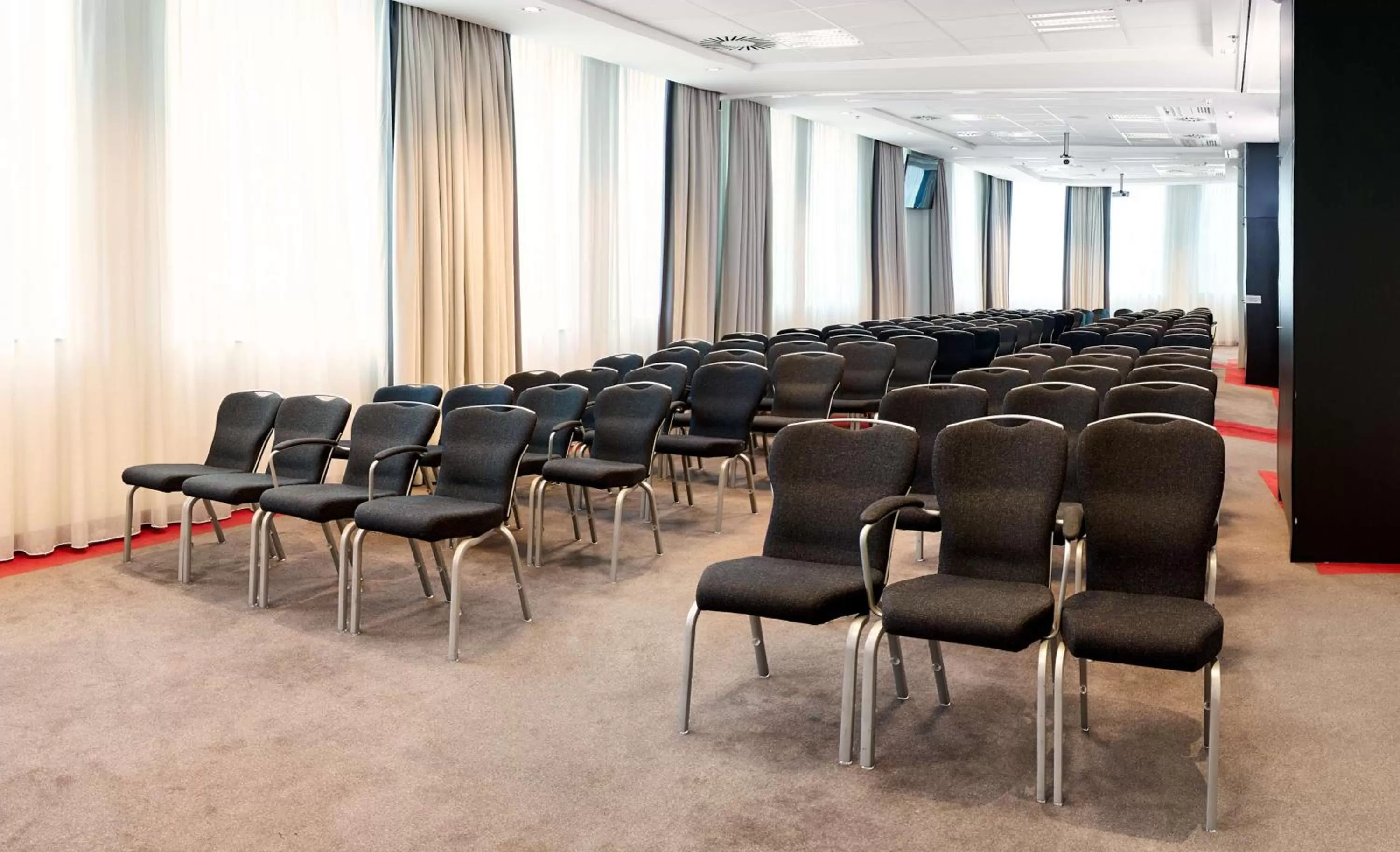Meeting/conference room in Radisson Hotel Brussels Centre Midi