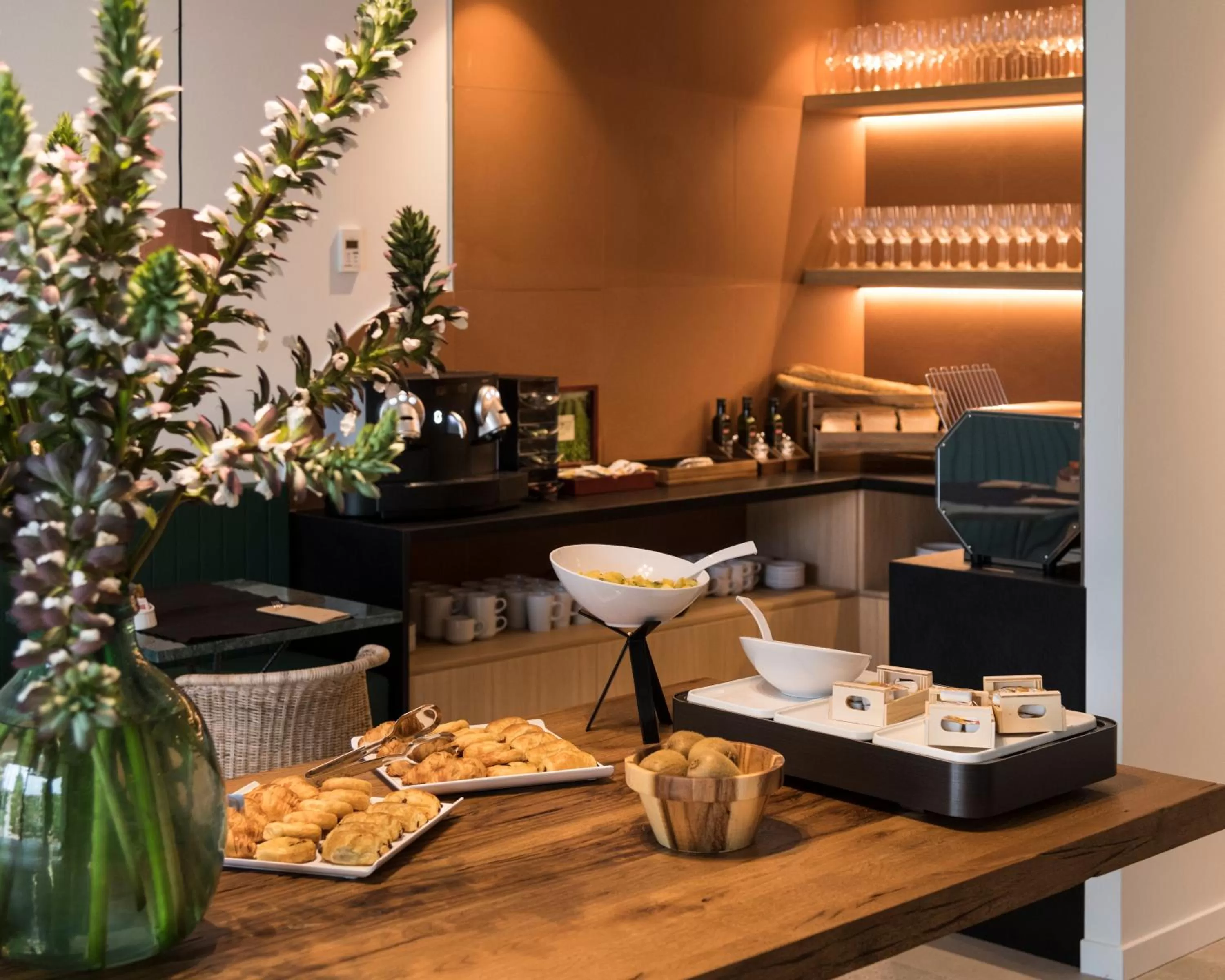 Food and drinks in Alta House Begur