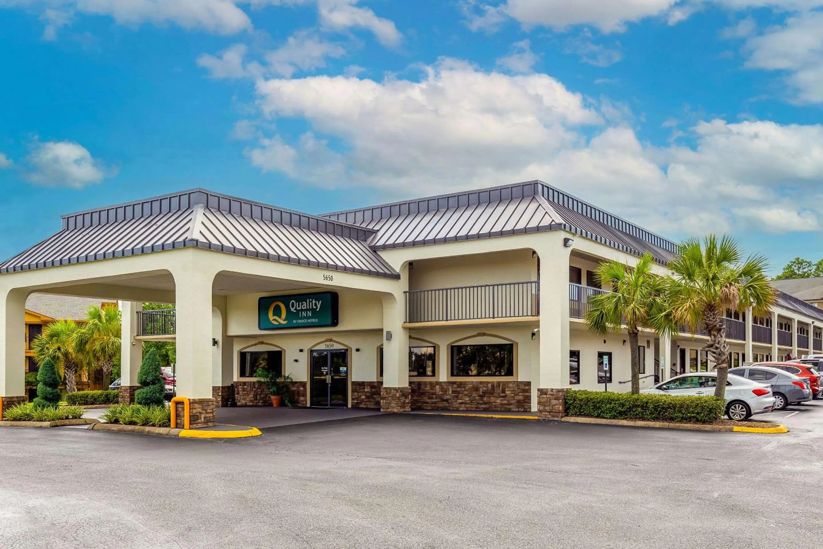 Property building in Quality Inn Mobile West Tillmans Corner