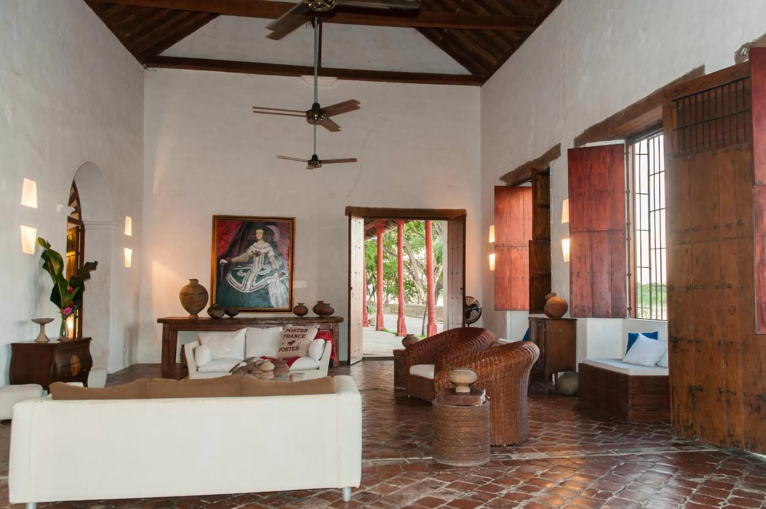 Day in Portal de la Marquesa