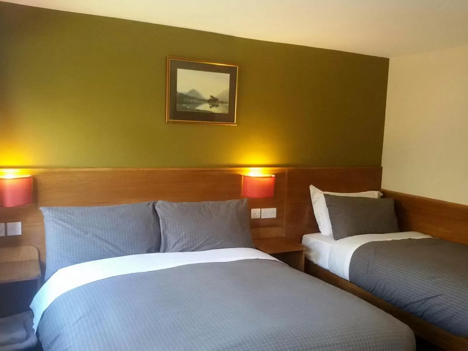 Bedroom, Bed in Crosshill House