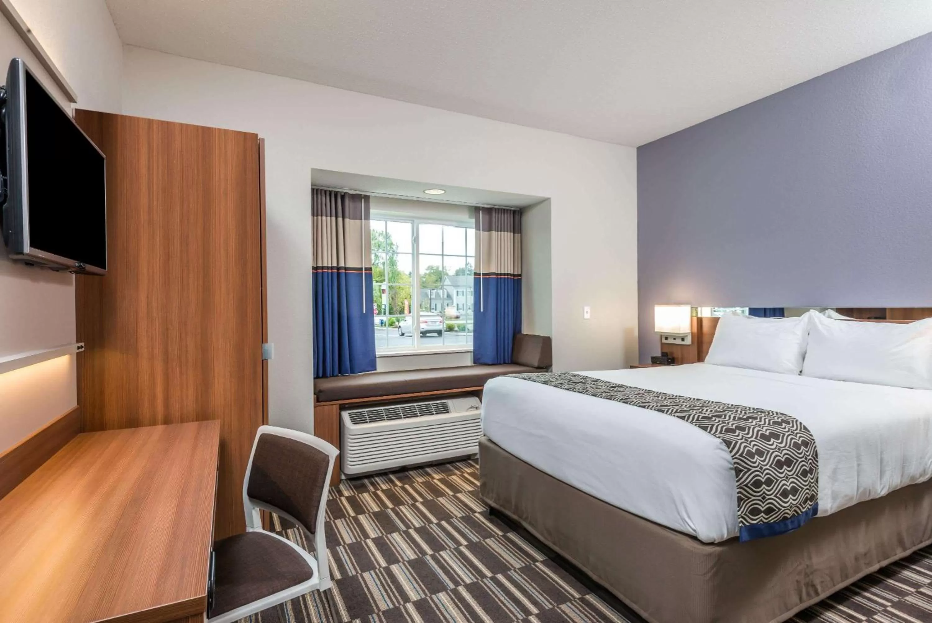 Photo of the whole room, Bed in Microtel Inn & Suites by Wyndham Altoona