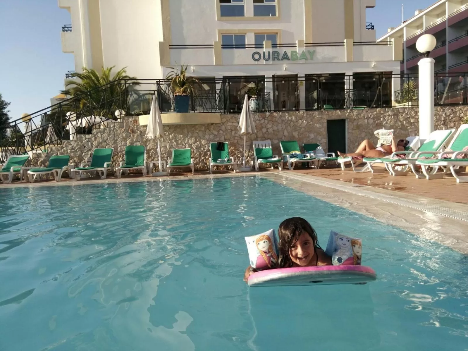 young children in Ourabay Hotel Apartamento - Art & Holidays