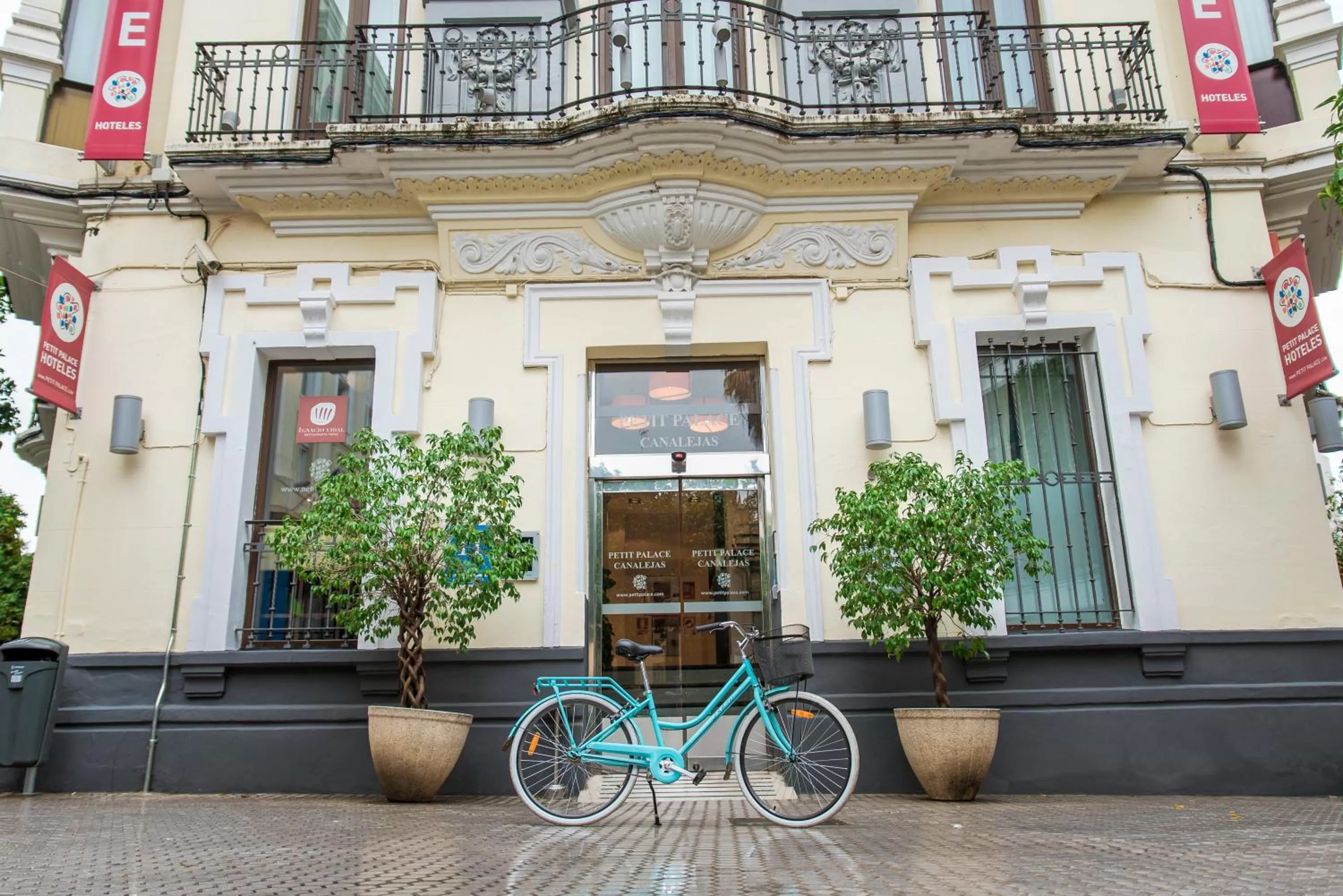 Facade/entrance in Petit Palace Canalejas Sevilla