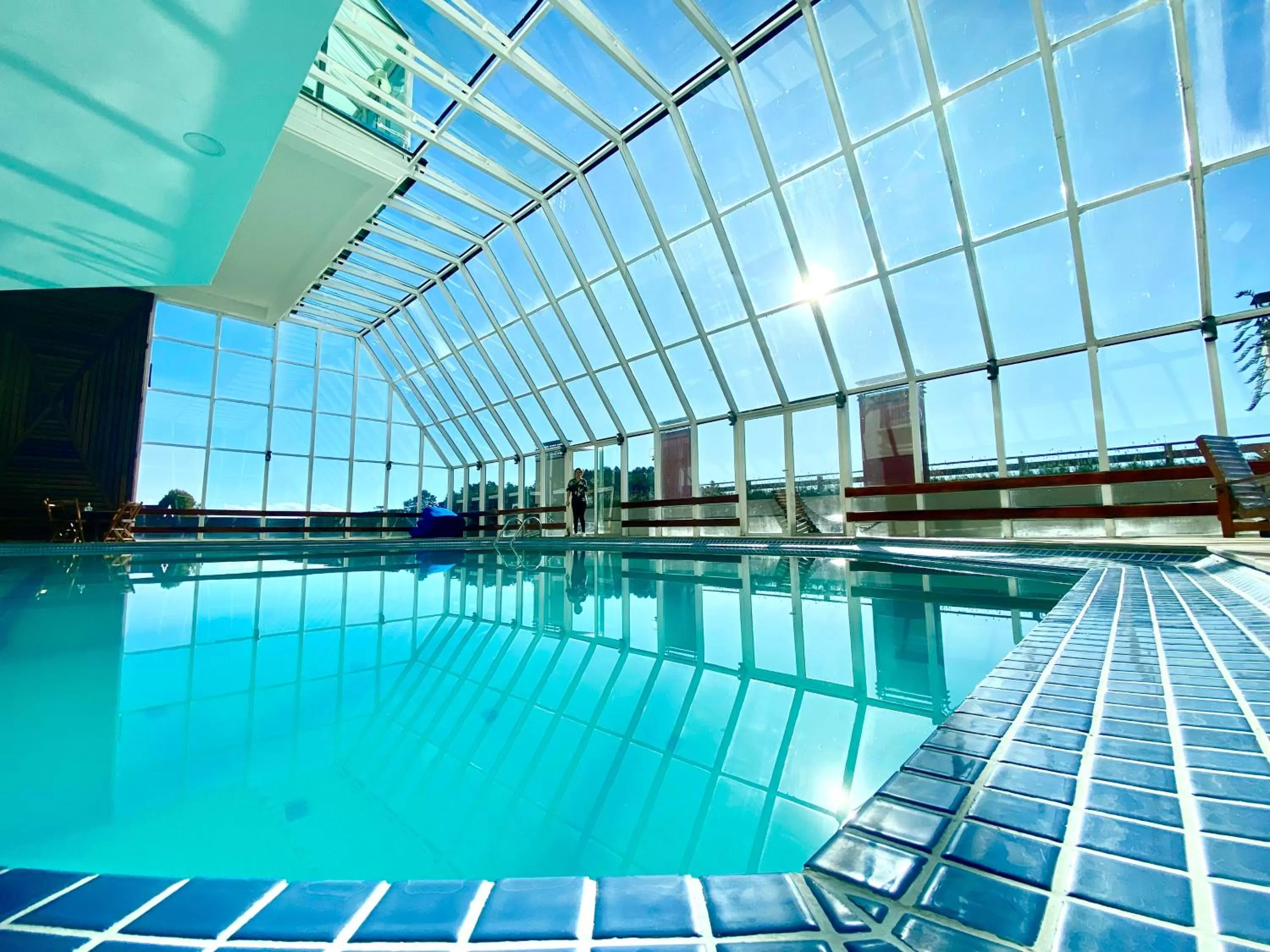 Swimming Pool in MineirINN l Piscina Aquecida e Hidro na Montanha