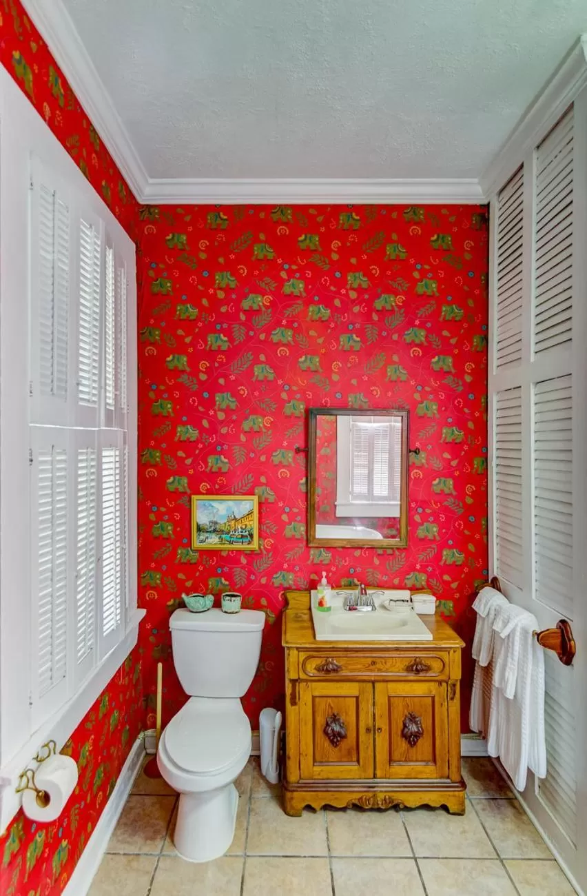 Toilet in Steele Cottage