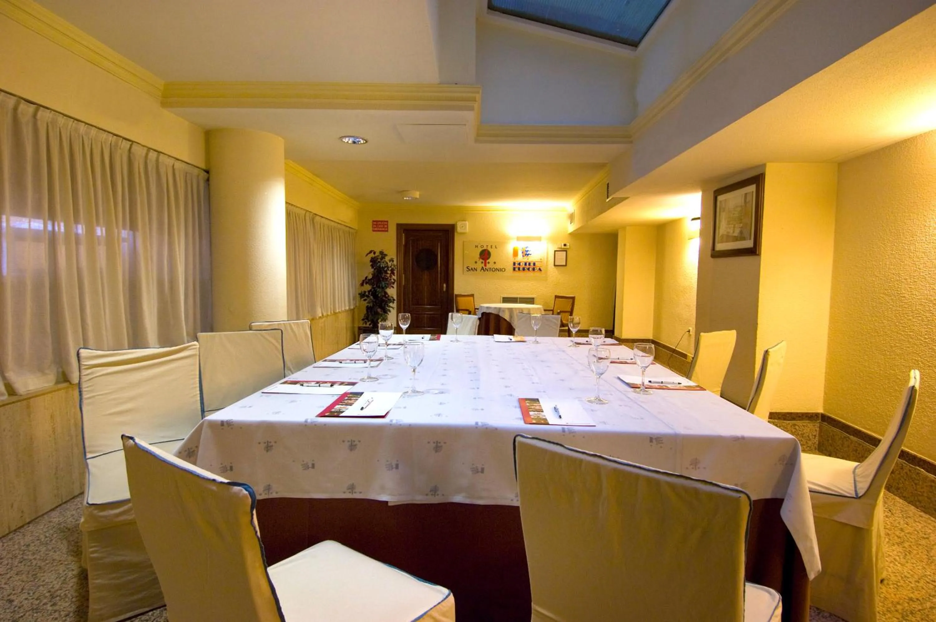 Business facilities in Hotel San Antonio