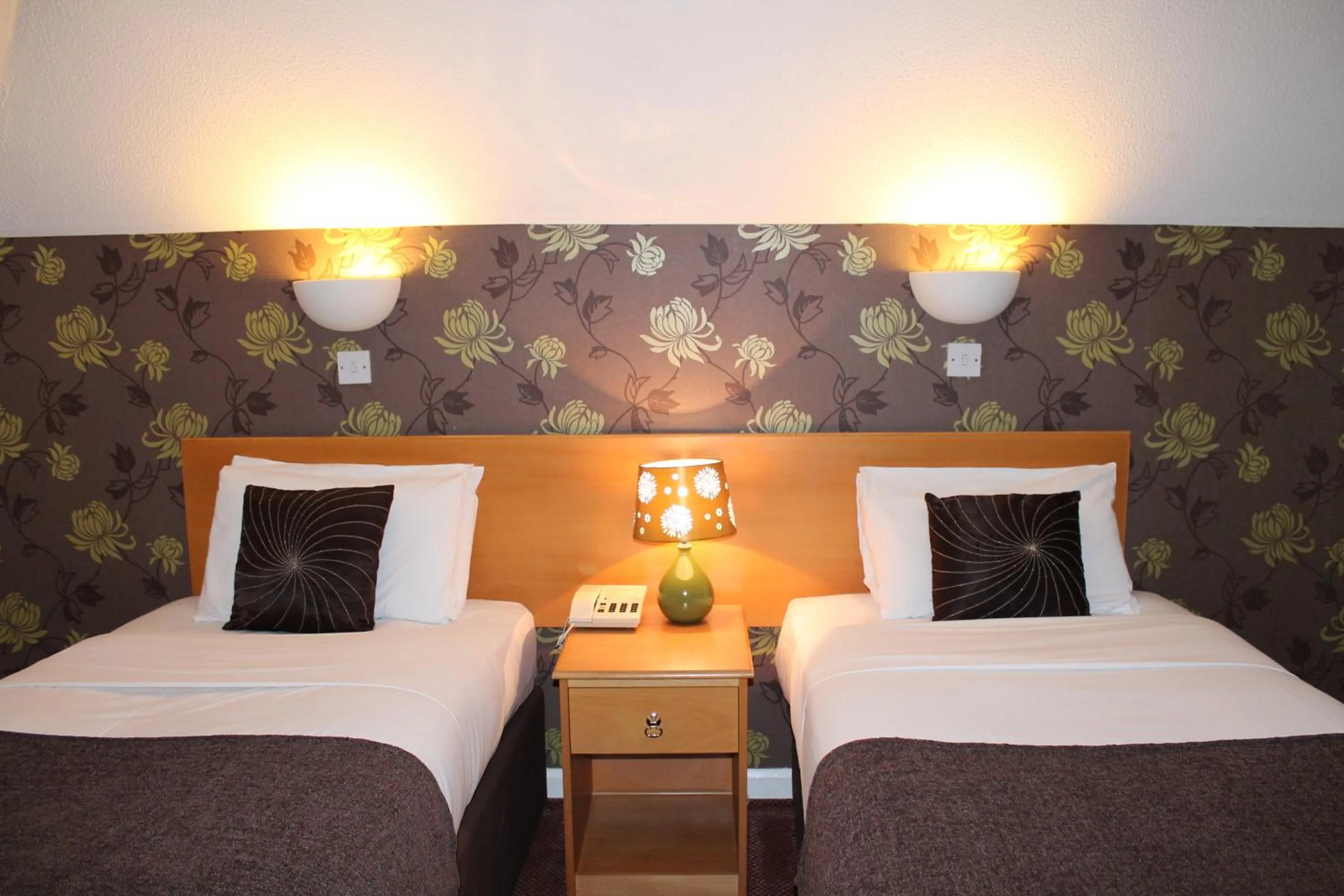 Bedroom, Bed in The Abbey House Hotel