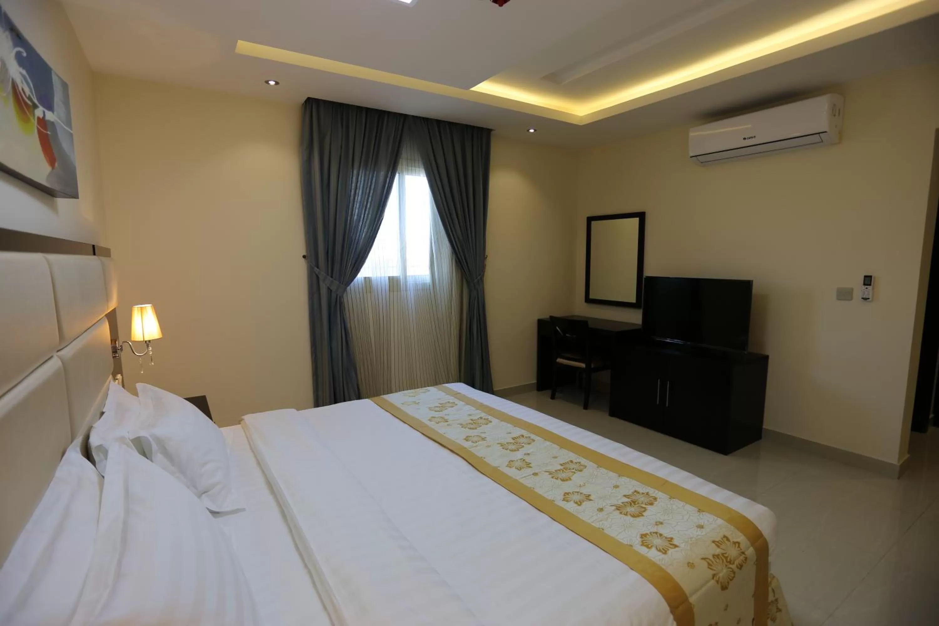 Photo of the whole room, Bed in Arjaan Altakhassusi Hotel Suites