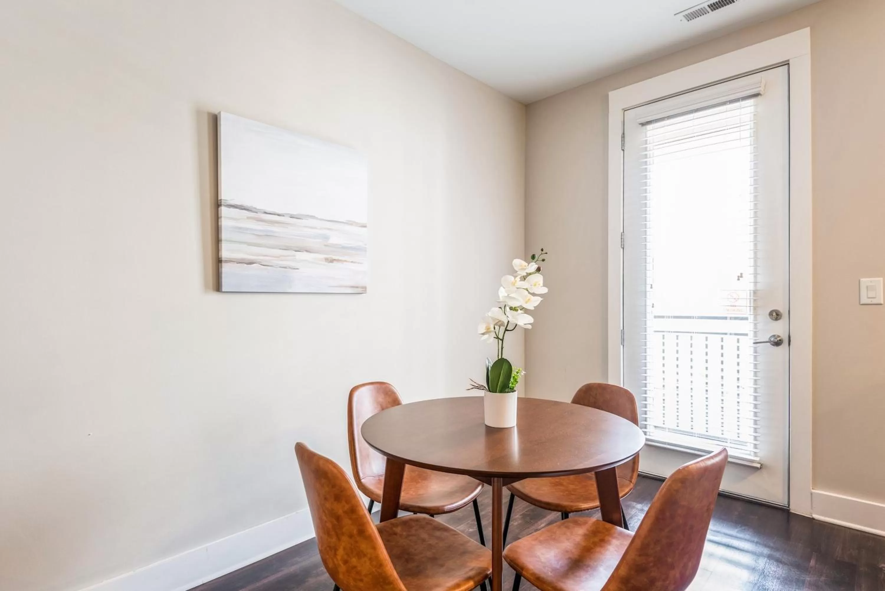 Dining area in Kasa Dilworth Charlotte