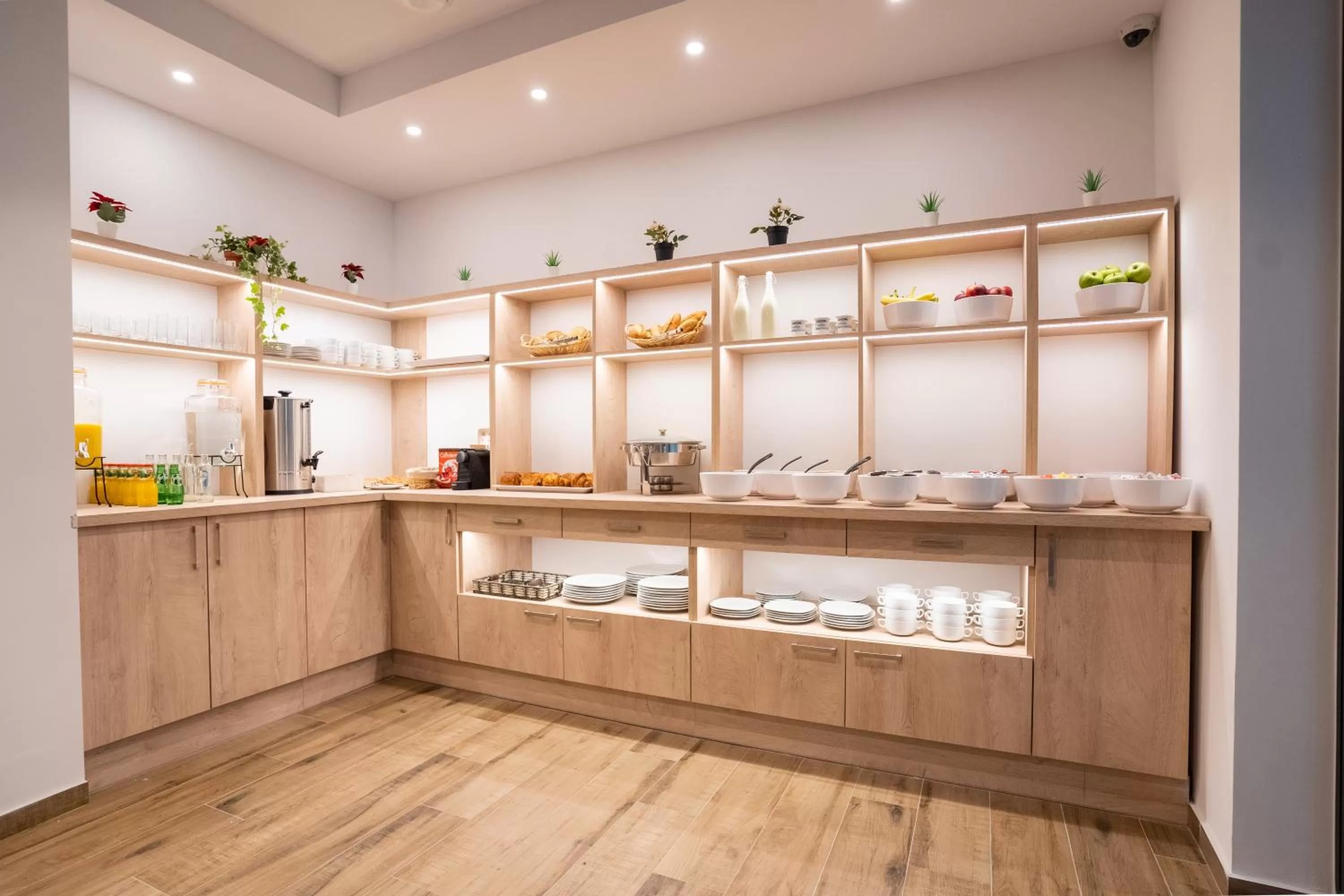 Buffet breakfast in Hôtel Concorde