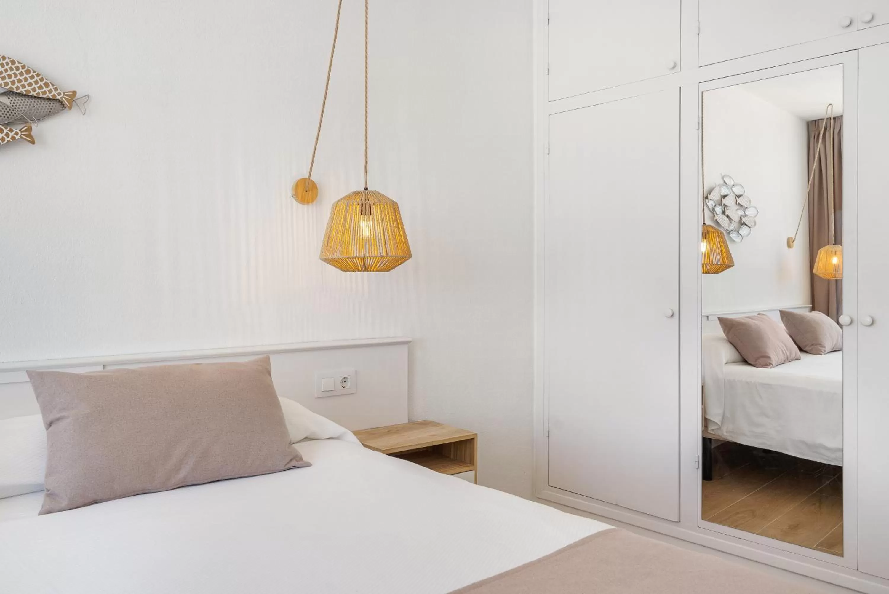 wardrobe, Bed in VORAMAR