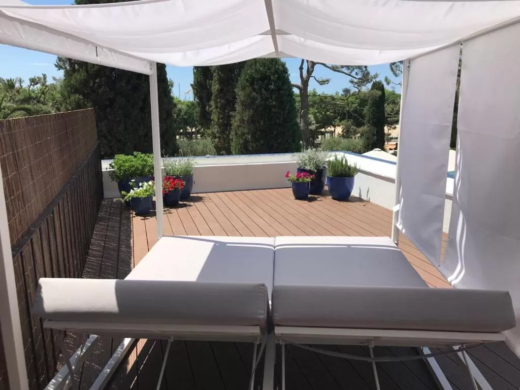 Decorative detail in Hotel Trias