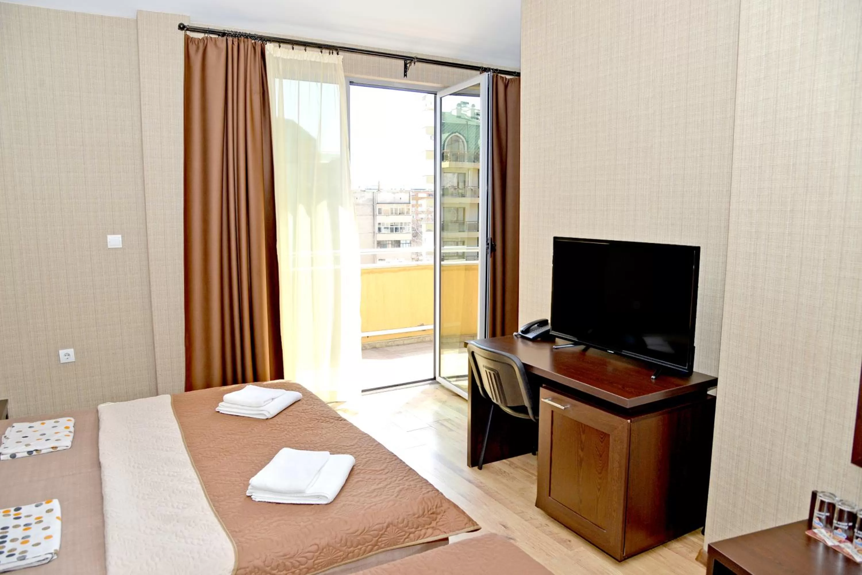 TV and multimedia in Dream Hotel