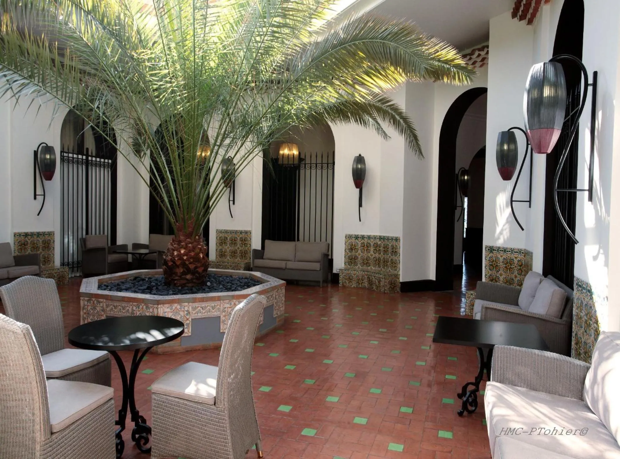 Patio in Hôtel et Résidence de Chiberta et du Golf