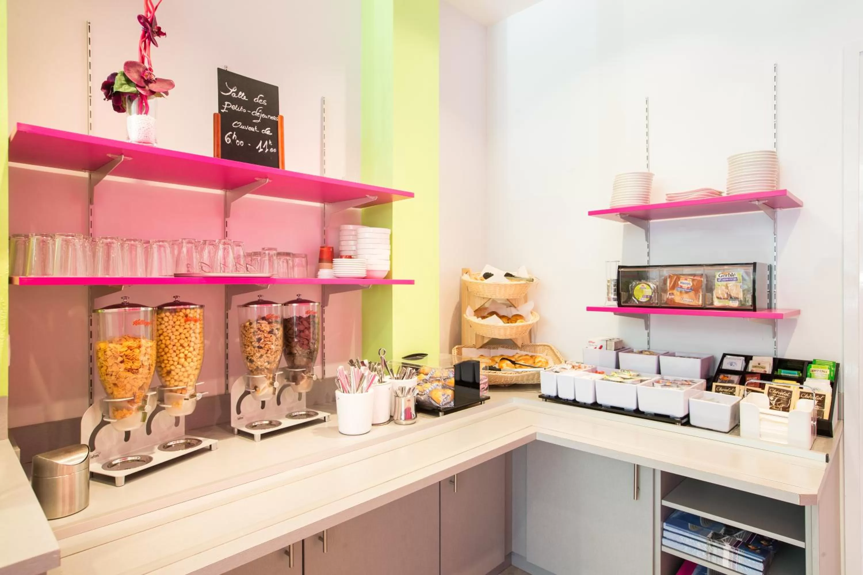 Buffet breakfast in HOTEL DE PARIS MONTPARNASSE