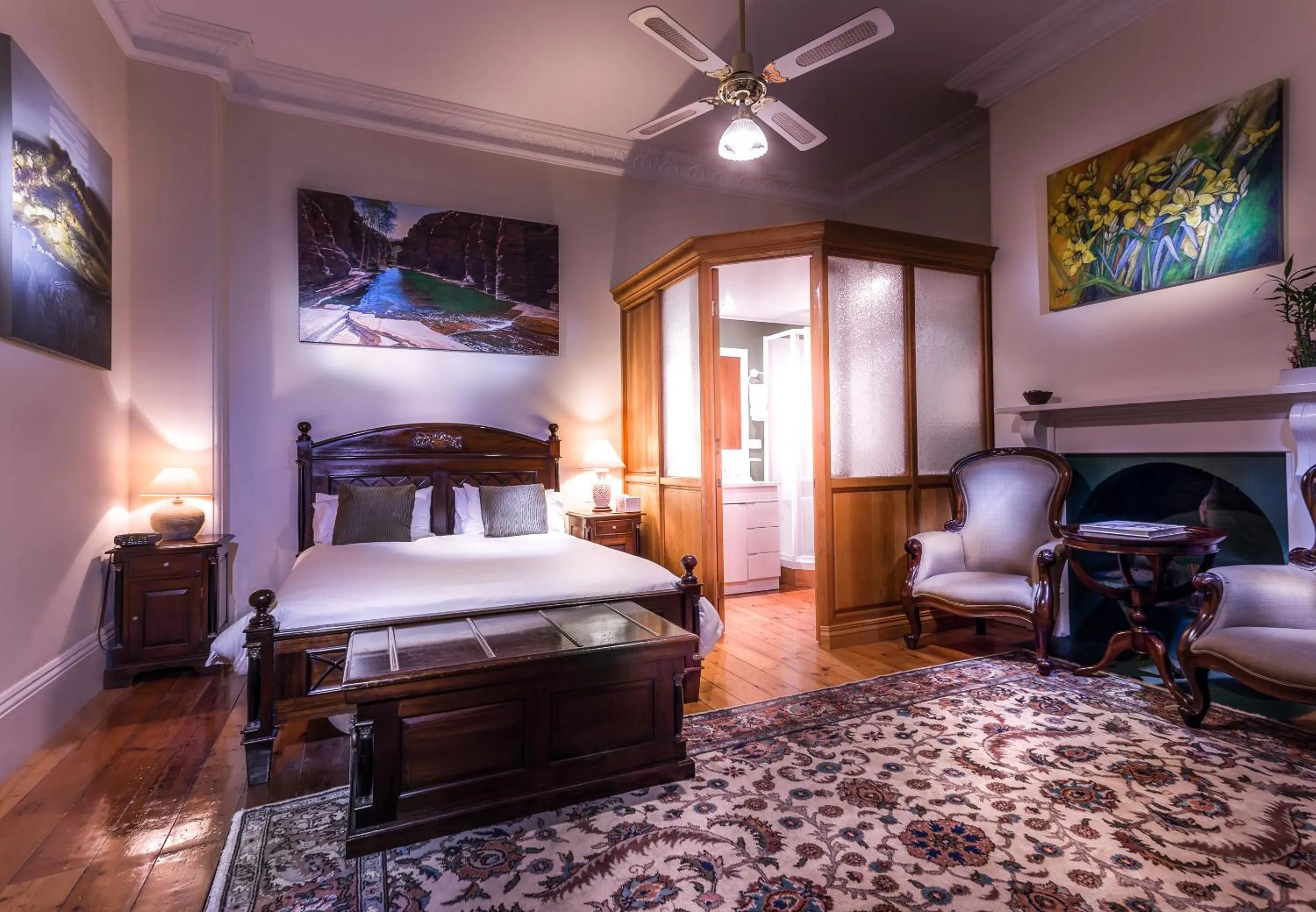 Photo of the whole room in Fothergills of Fremantle