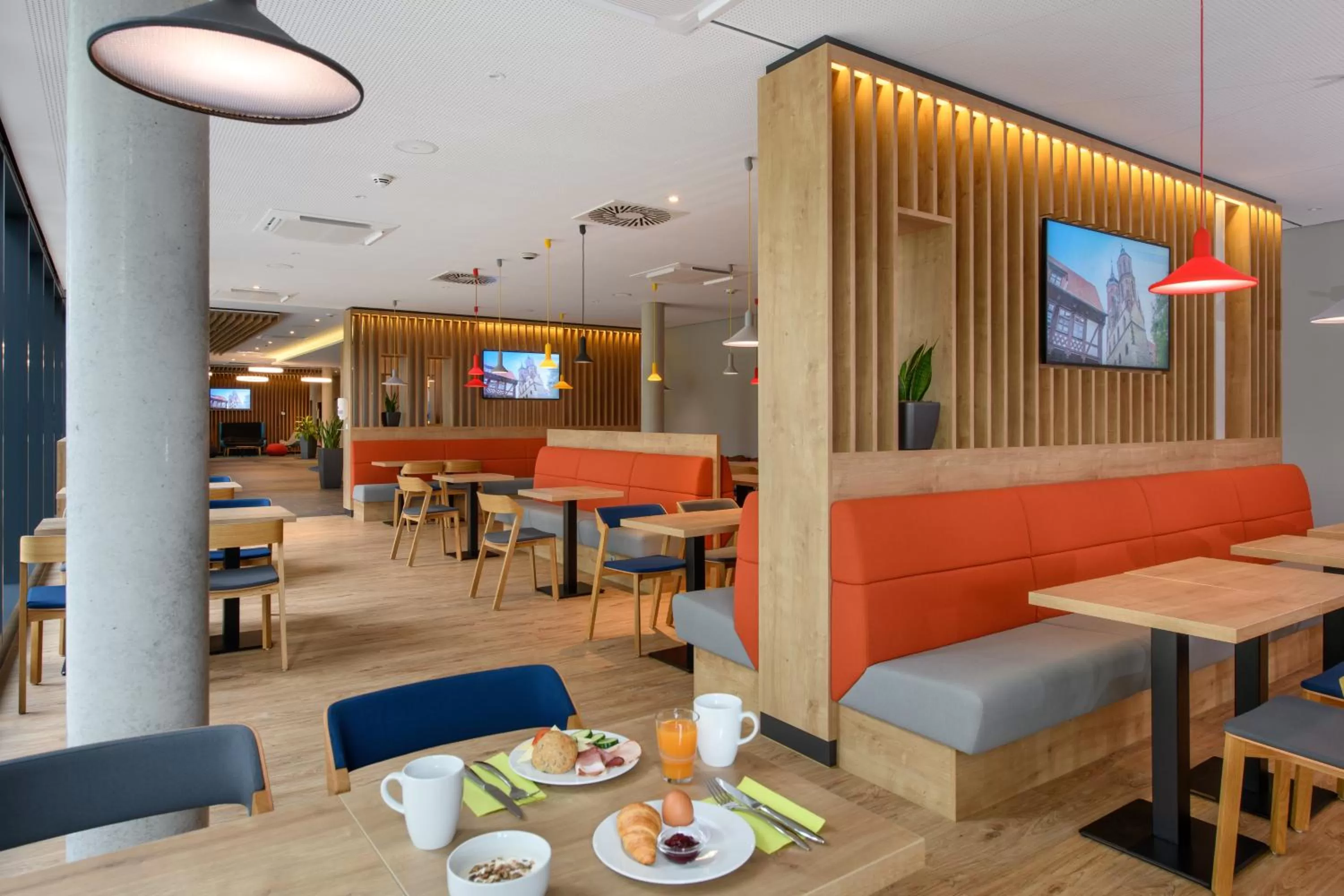 Restaurant/places to eat in Holiday Inn Express Göttingen by IHG
