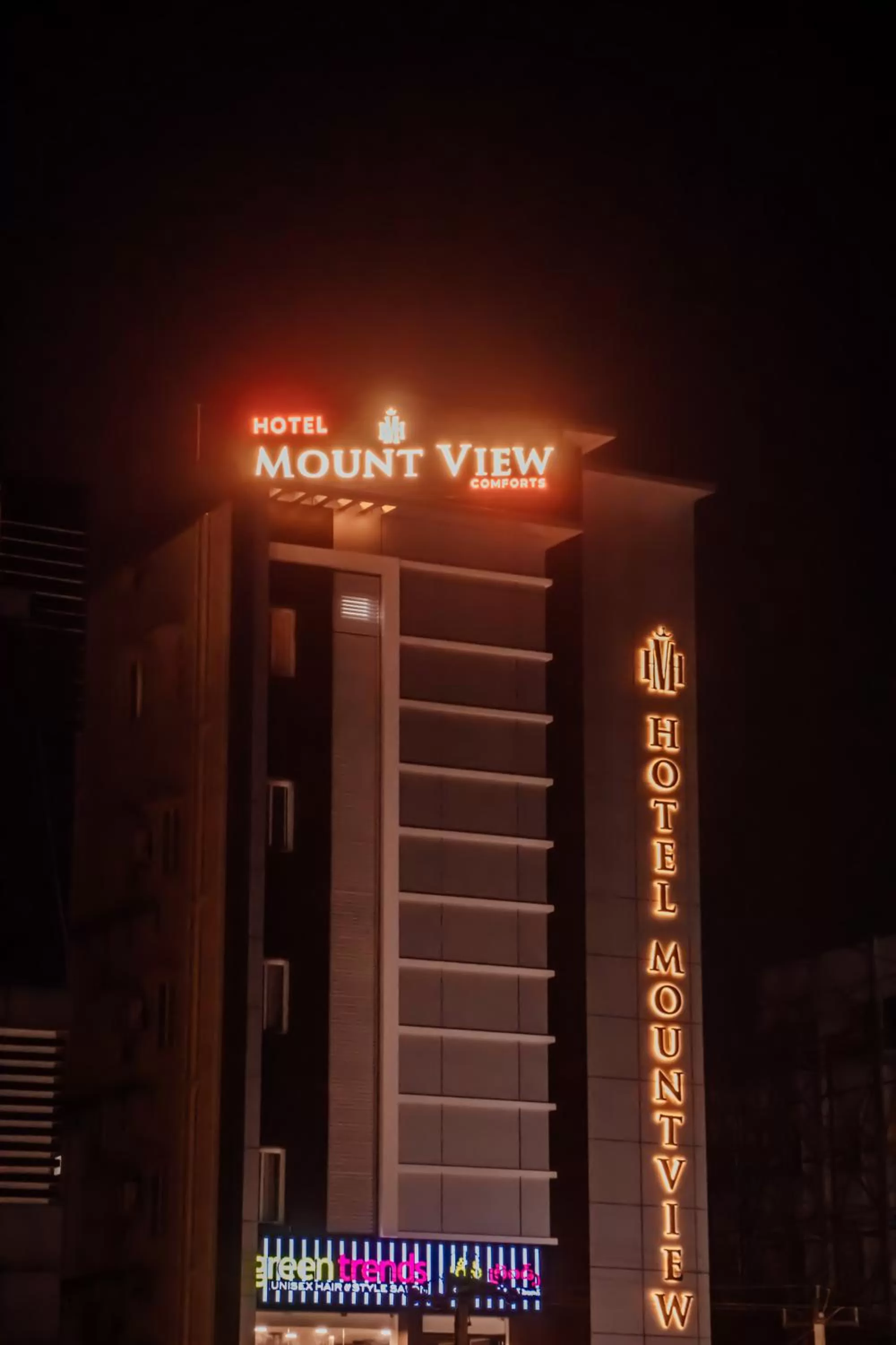 Property building in Hotel Mountview Comforts