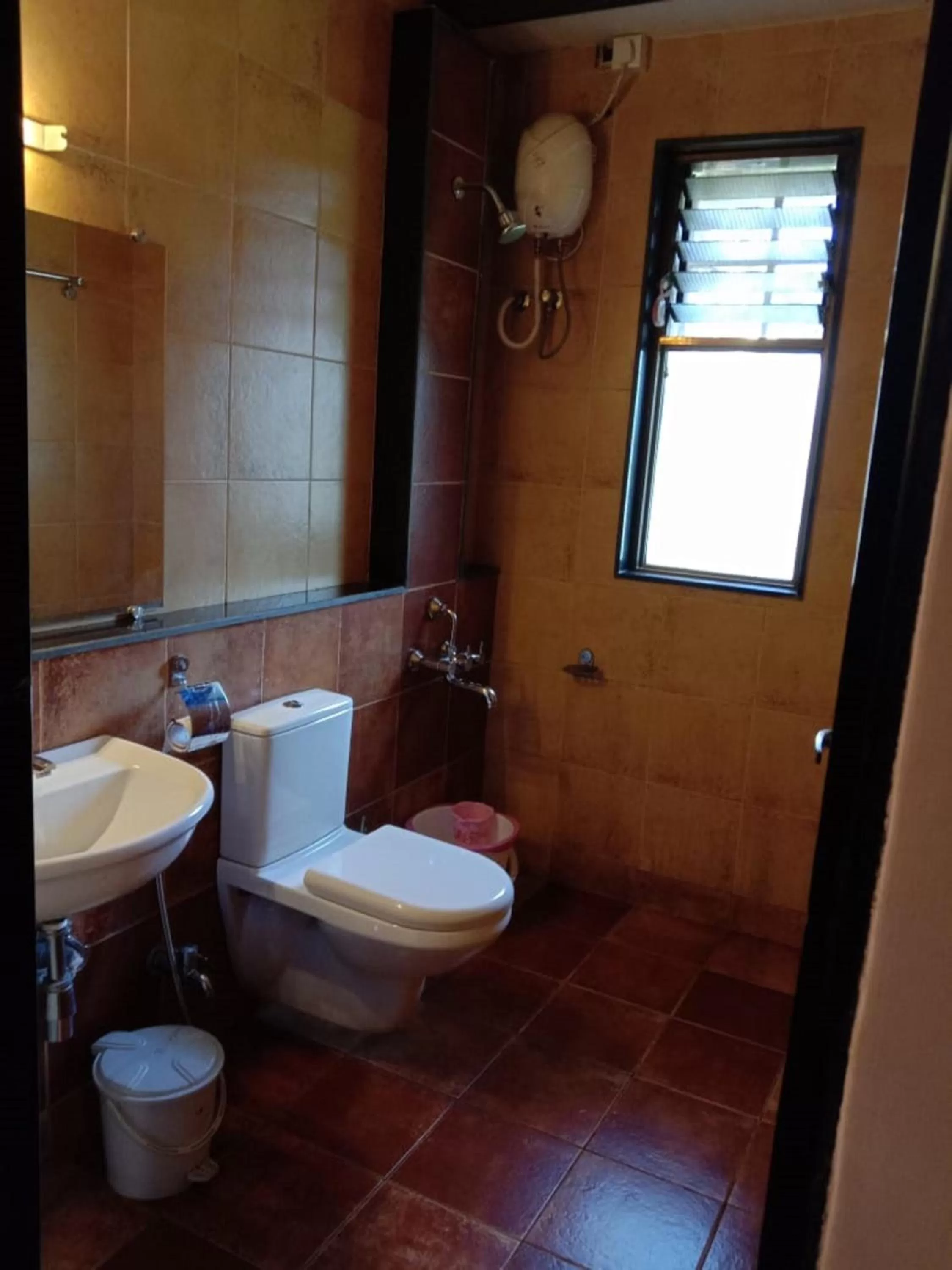 Bathroom in Jayshin Lake Vaitarna Resort - Igatpuri