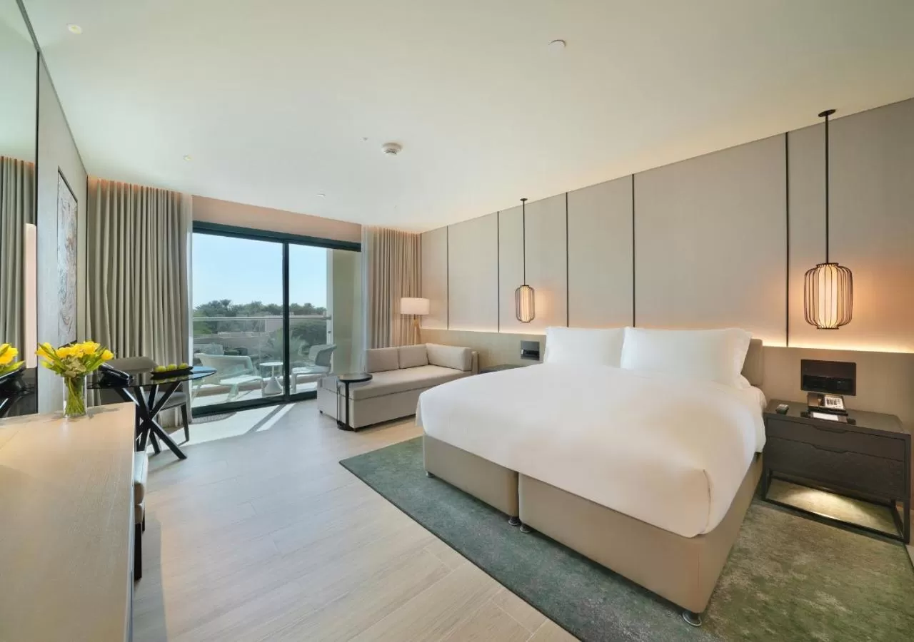 Bedroom, Bed in Al Ain Rotana