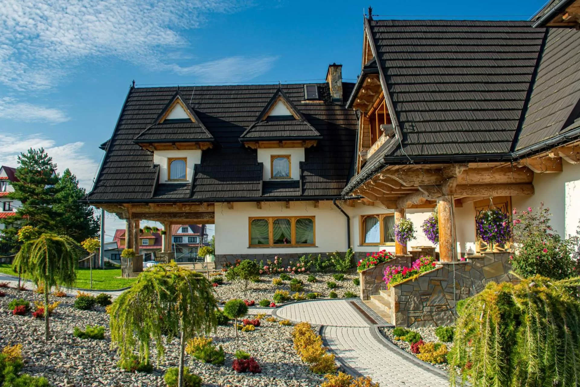 Garden in Podhalanski Dworek z Jacuzzi