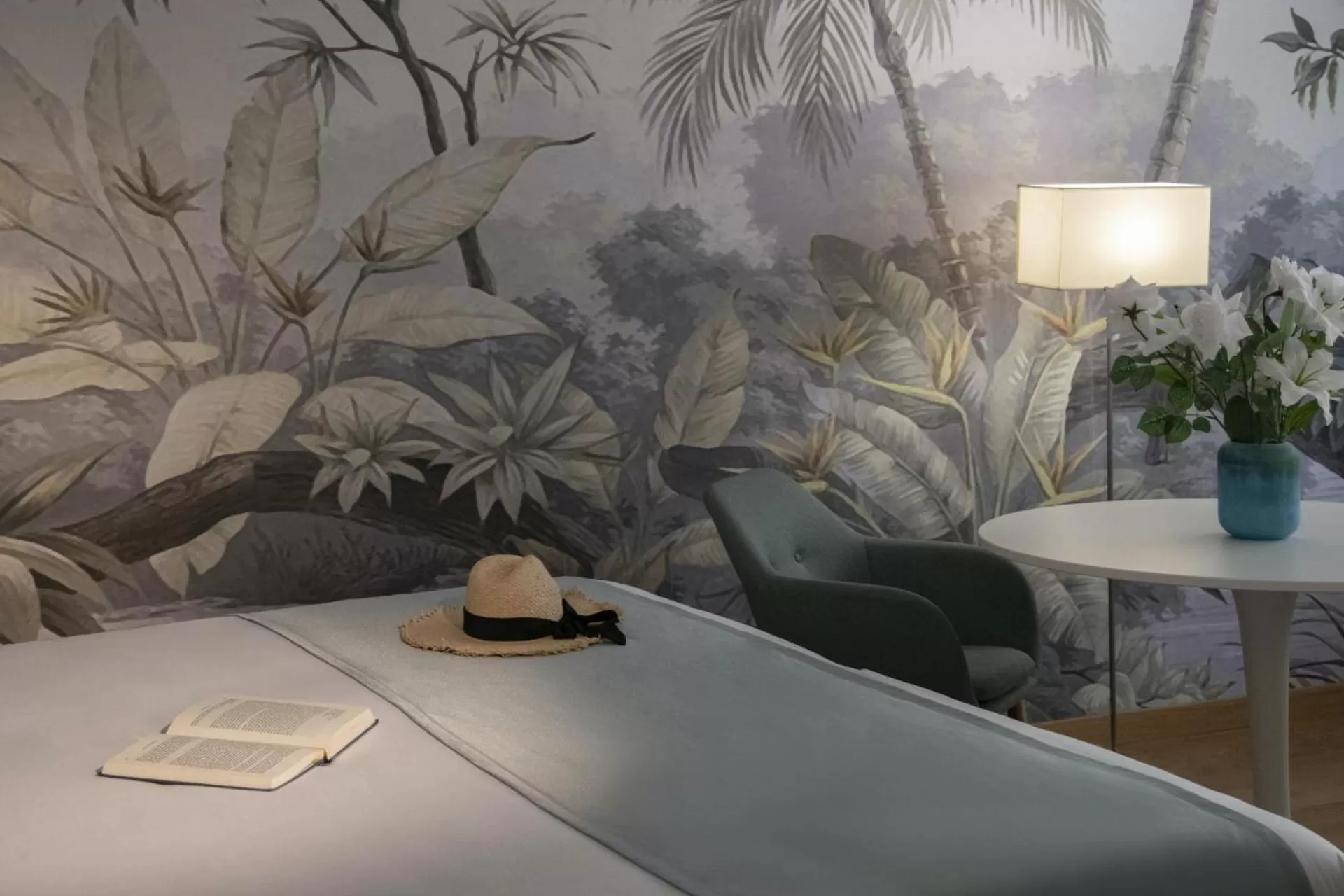 Bedroom in Hotel Chambord