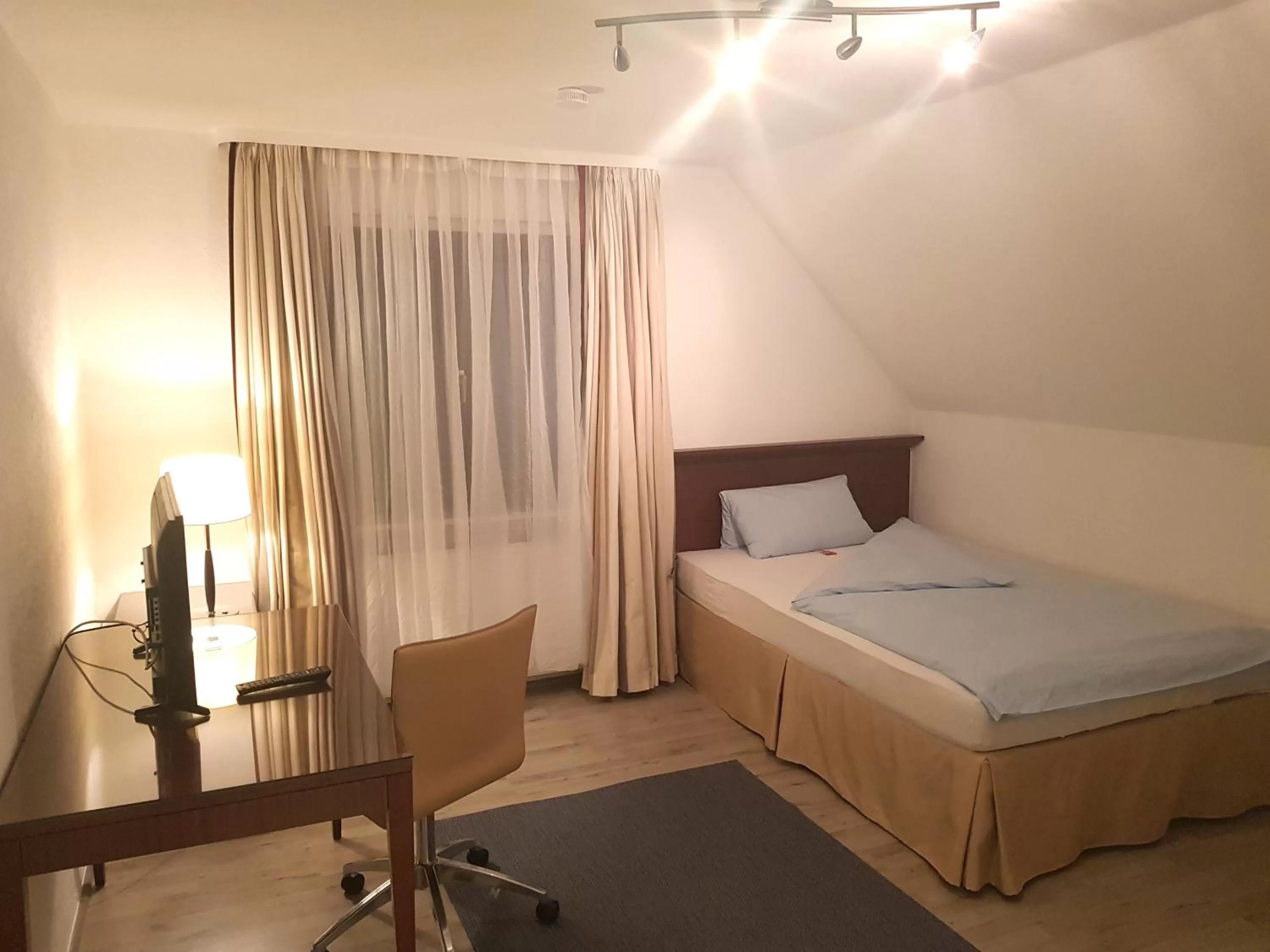 Photo of the whole room, Bed in Hotel Pension Blüchersruh