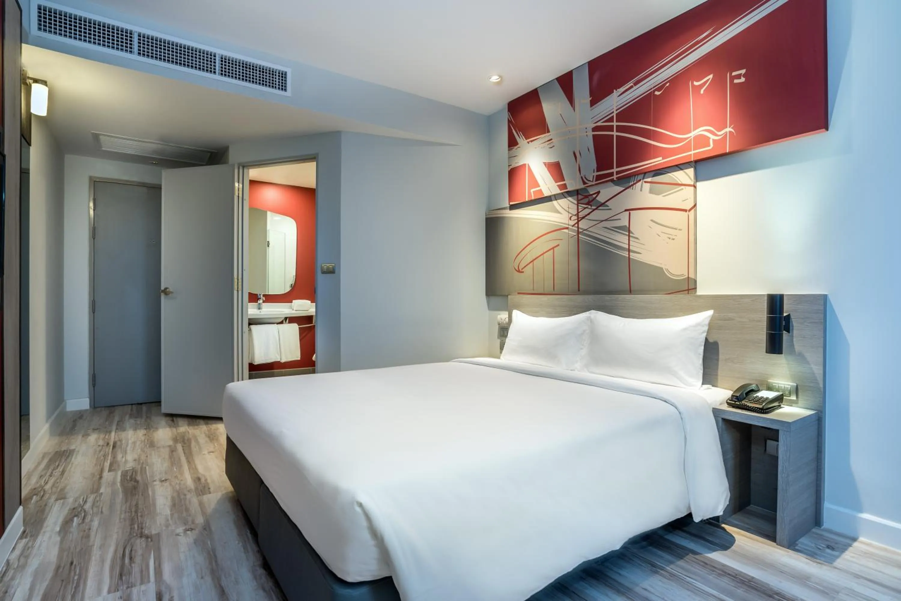 Bathroom, Bed in ibis Bangkok IMPACT