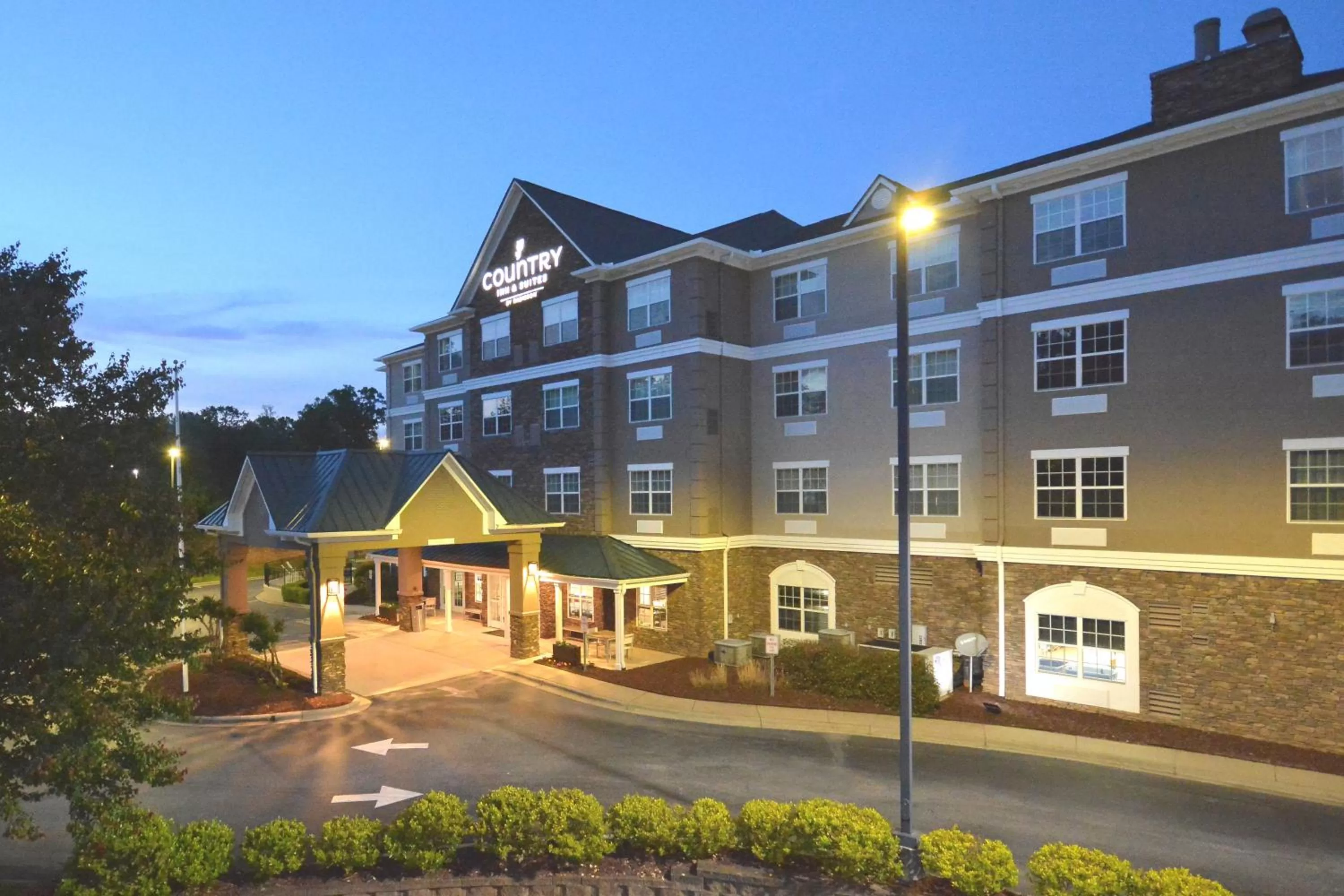 Property building in Country Inn & Suites by Radisson, Asheville West near Biltmore
