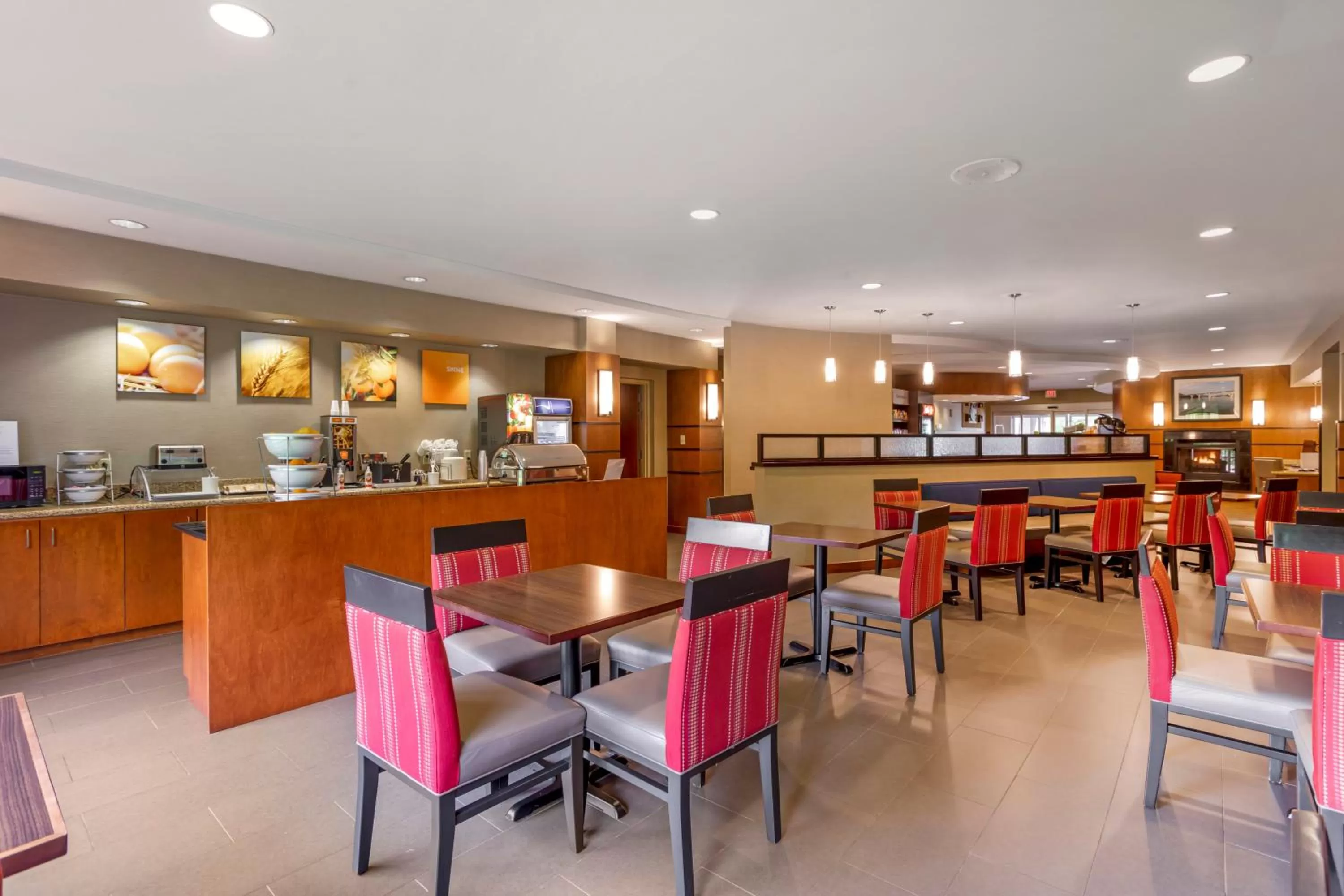 Restaurant/places to eat in Comfort Suites Knoxville North