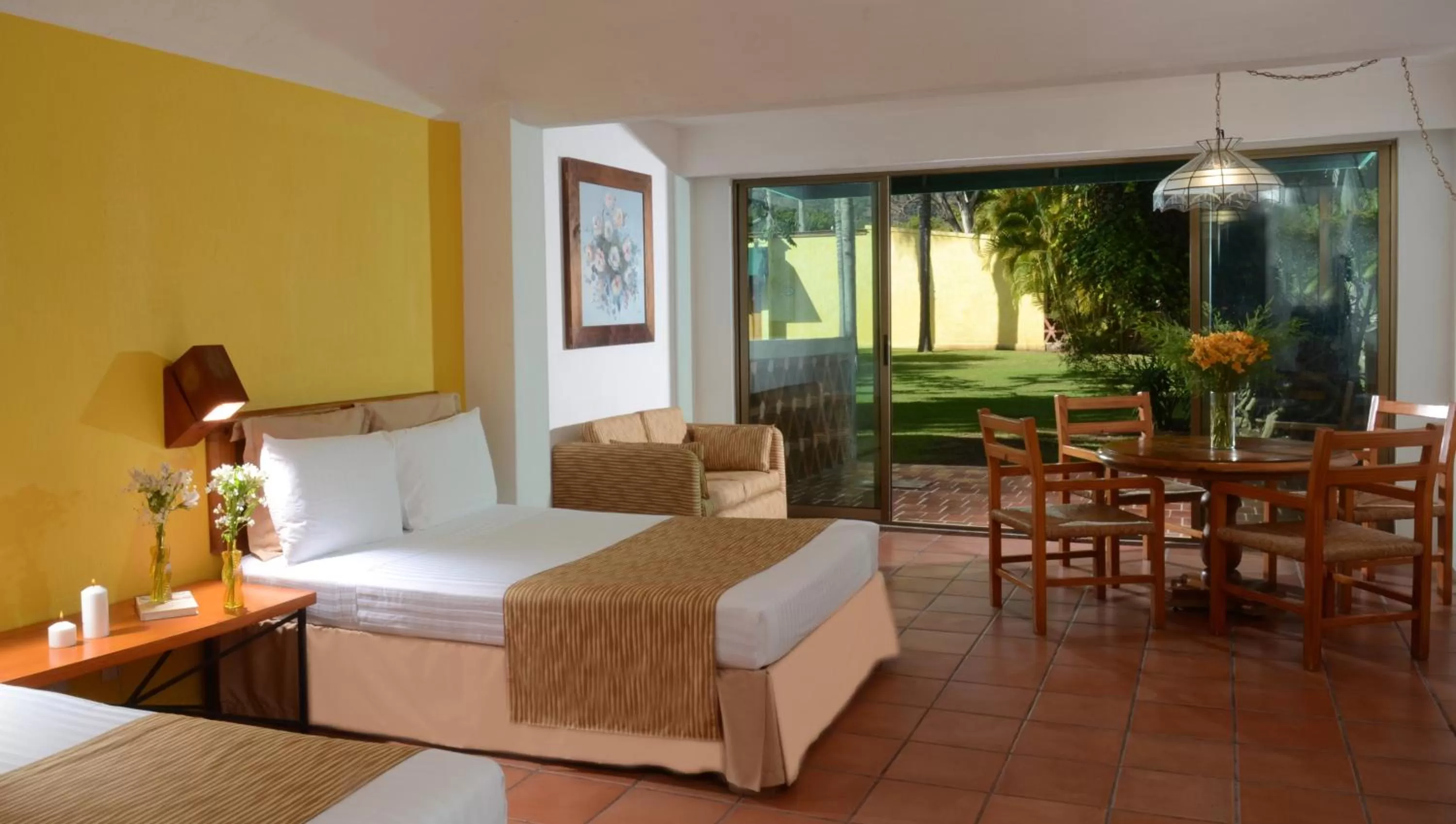 Photo of the whole room, Bed in Real de Chapala