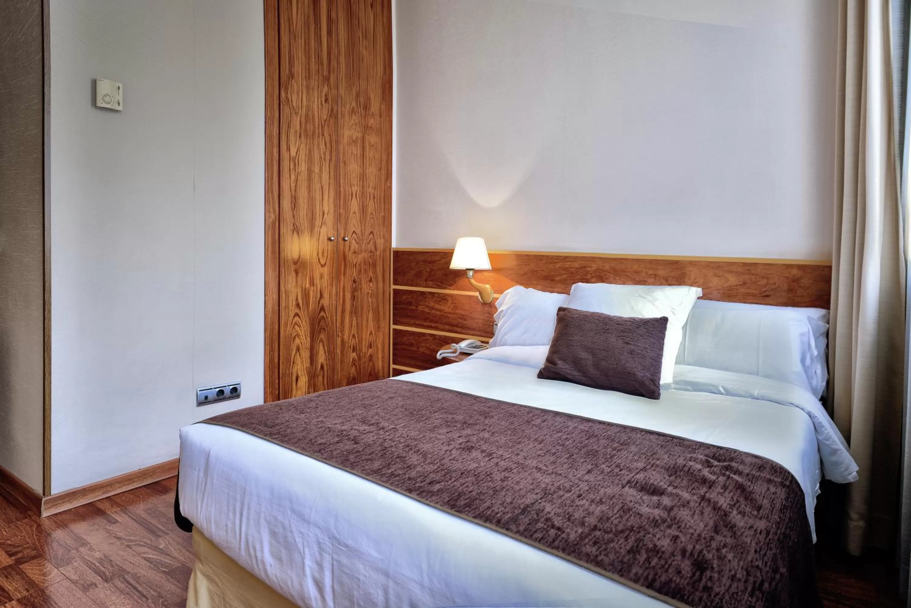 Bedroom, Bed in Hotel HLG CityPark Pelayo