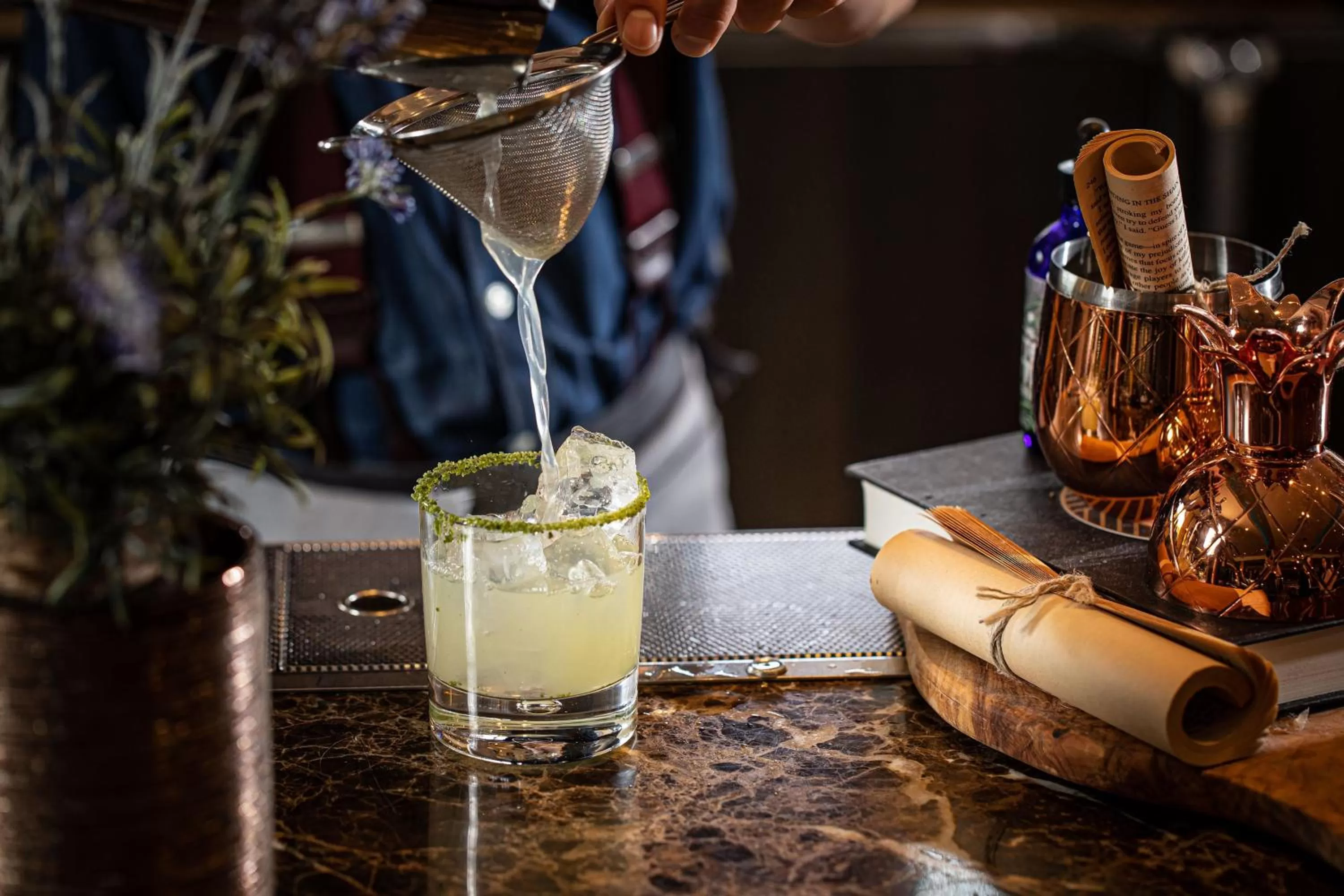 Lounge or bar in The Westin Bayshore, Vancouver