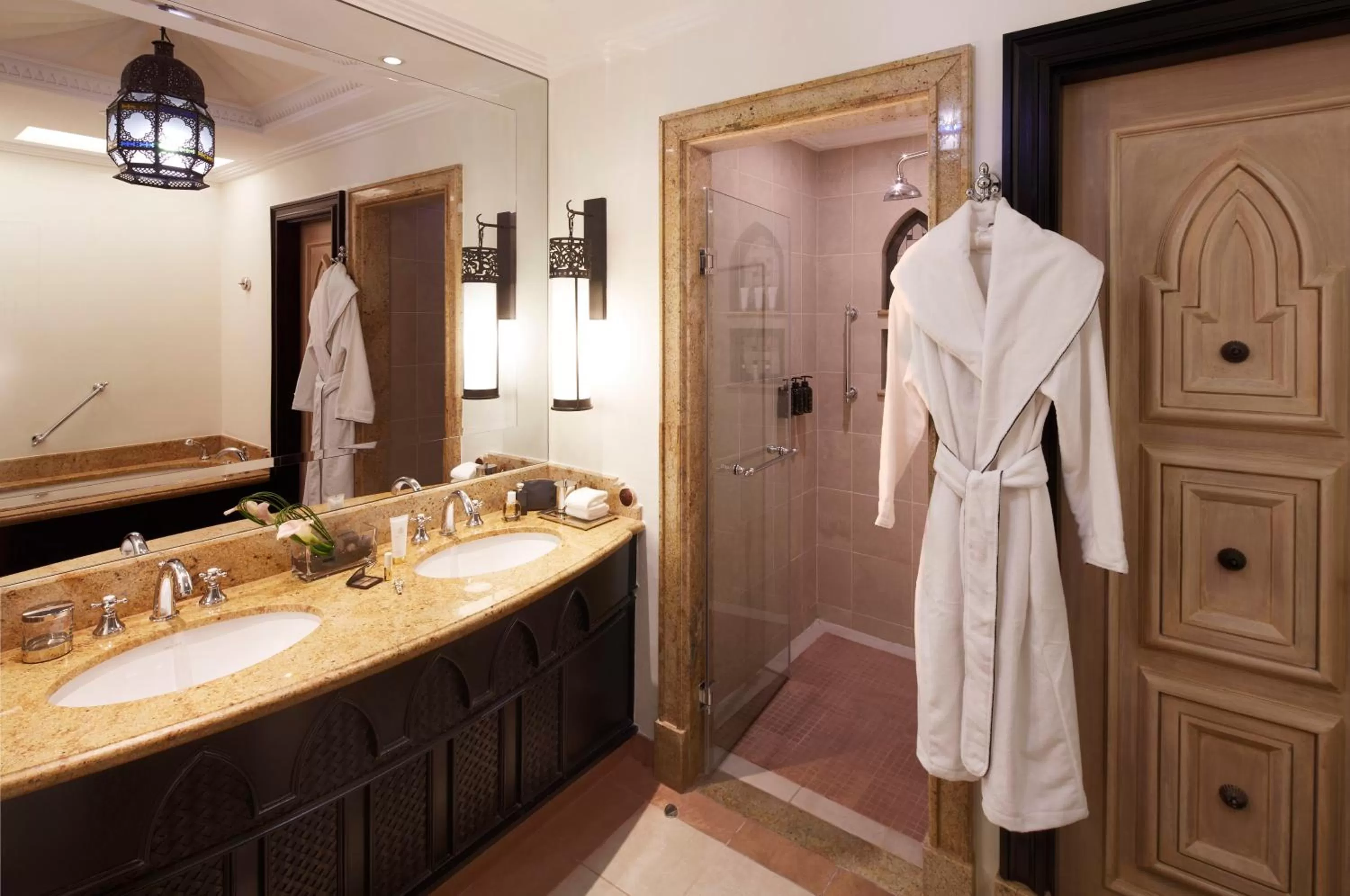 Shower in Jumeirah Mina Al Salam Dubai