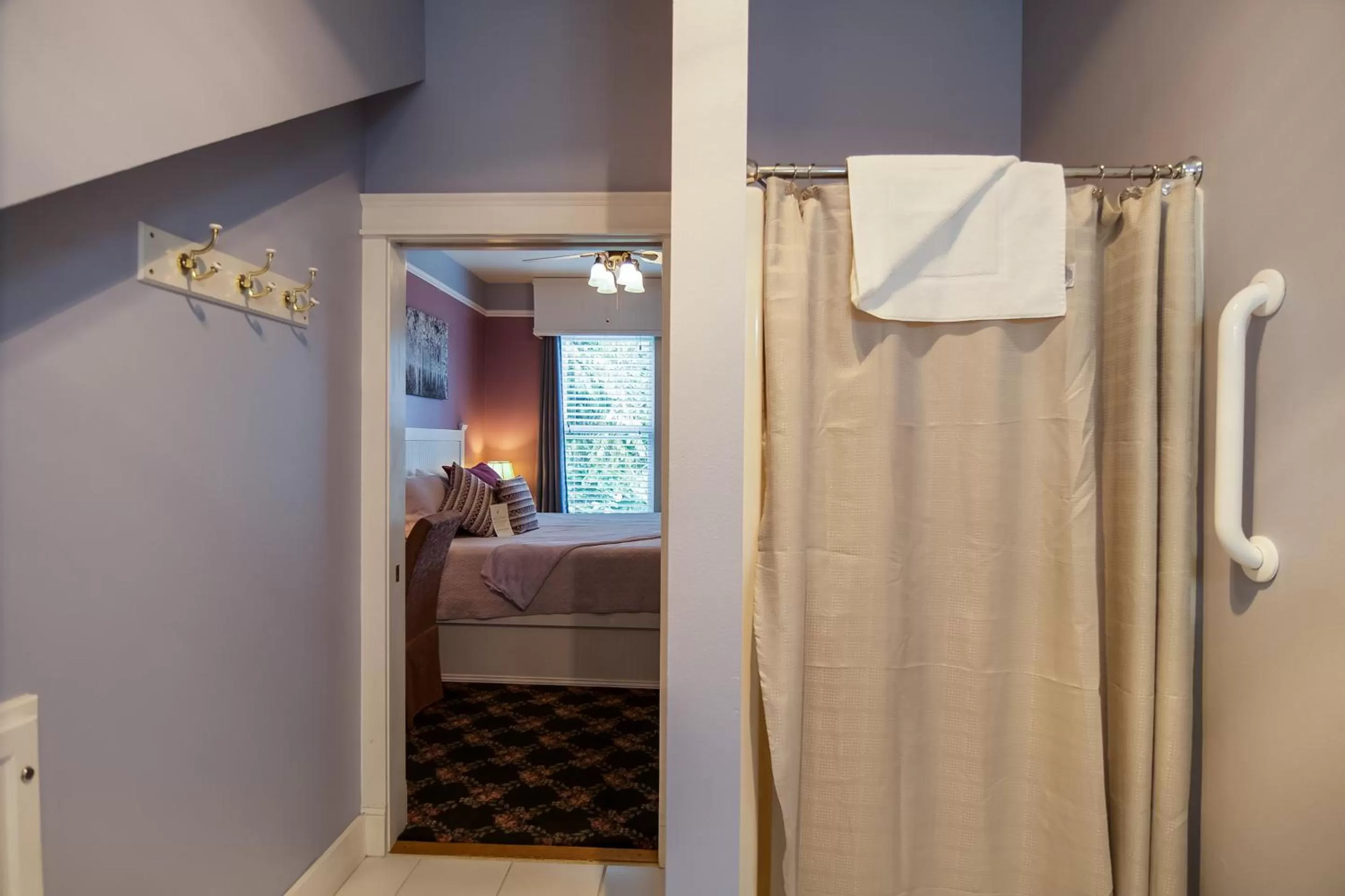 Bed in The Campbell House Inn