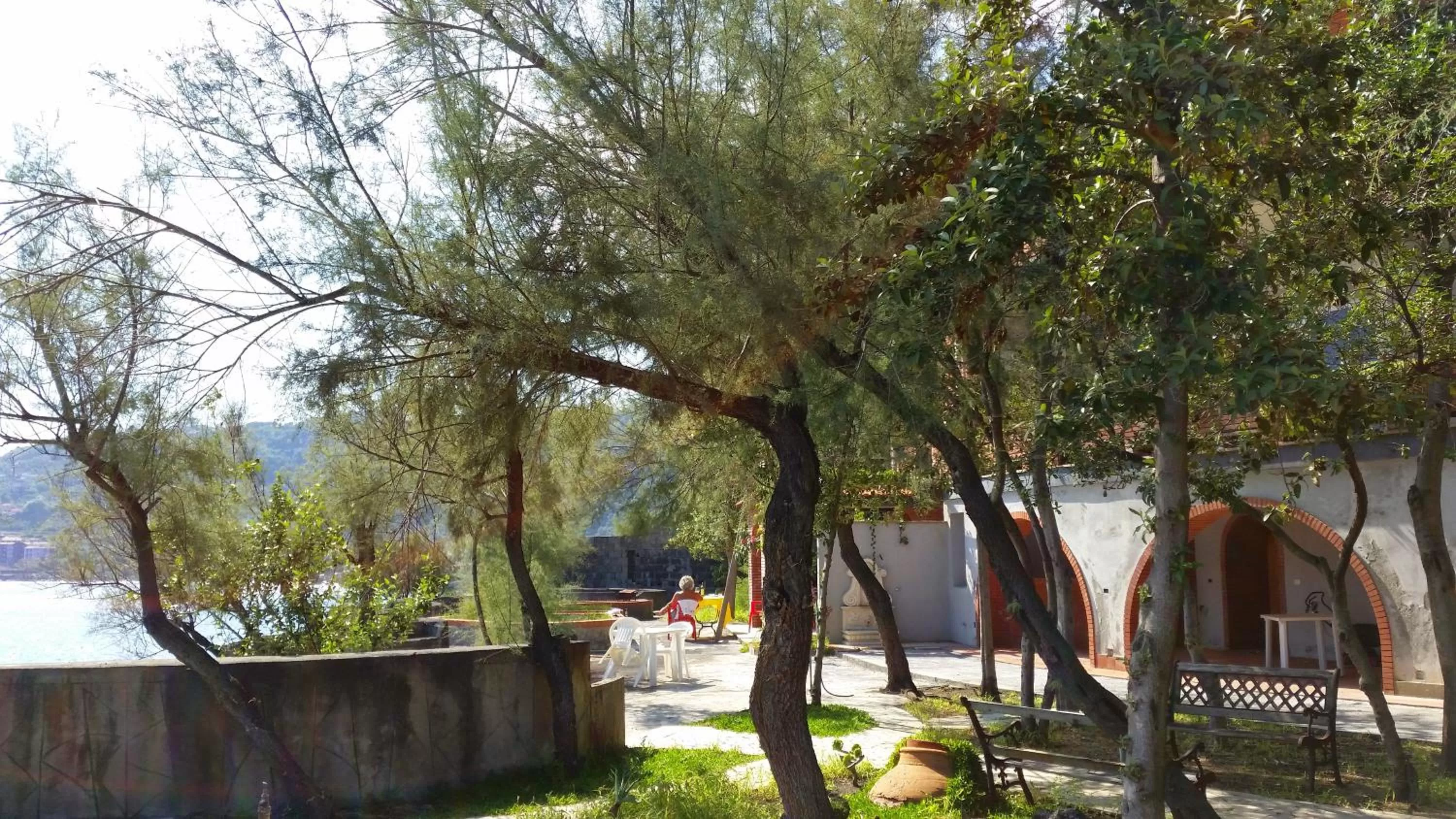 Property building in Aci Brezza di Mare